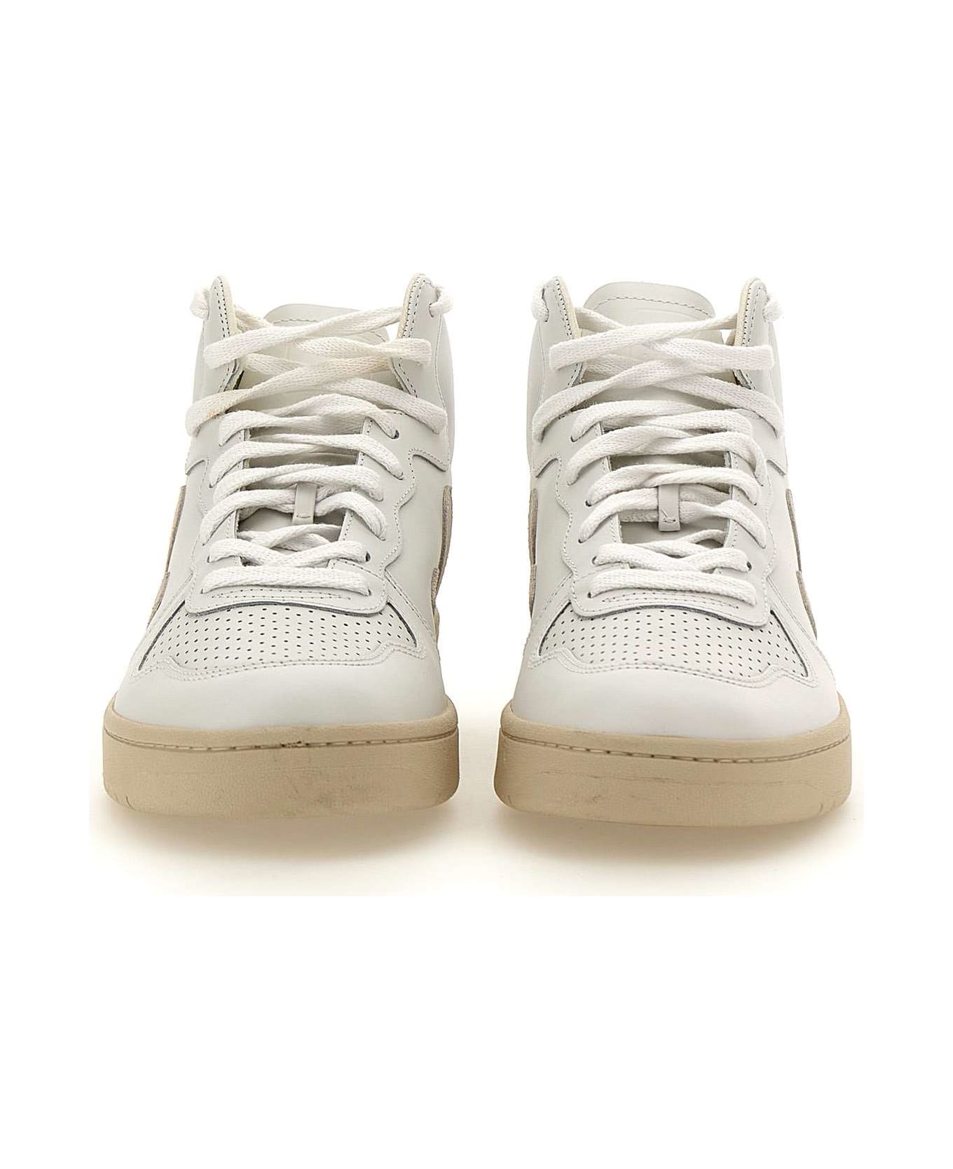 Veja 'v-15 Extra Light' Sneakers - White スニーカー