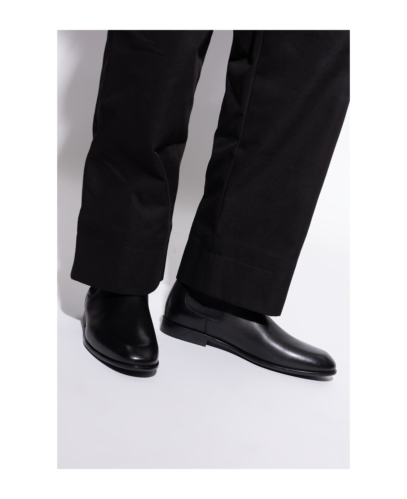 Ferragamo Chelsea Boots `angle` - Black