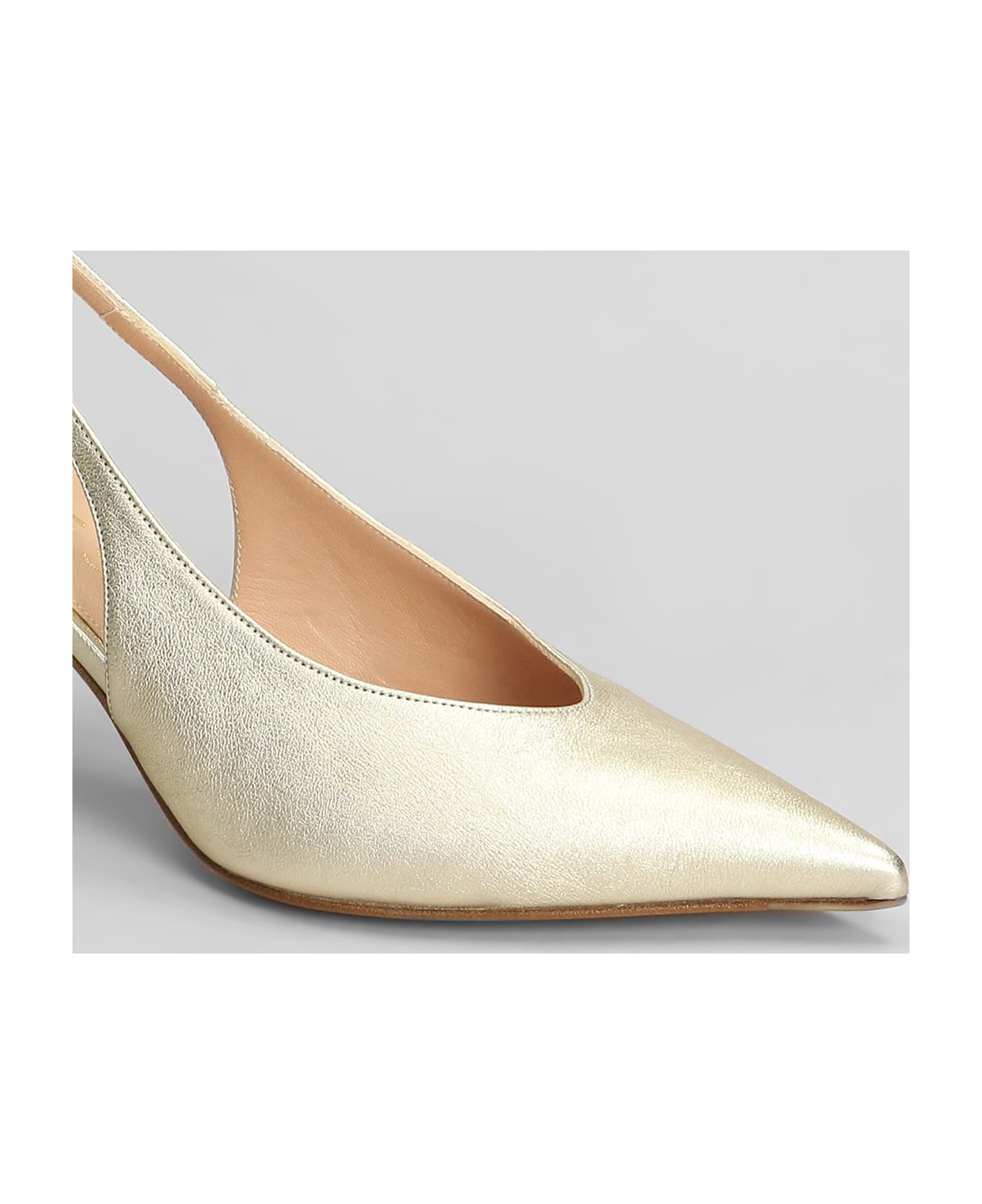 The Seller Pumps In Platinum Leather - platinum