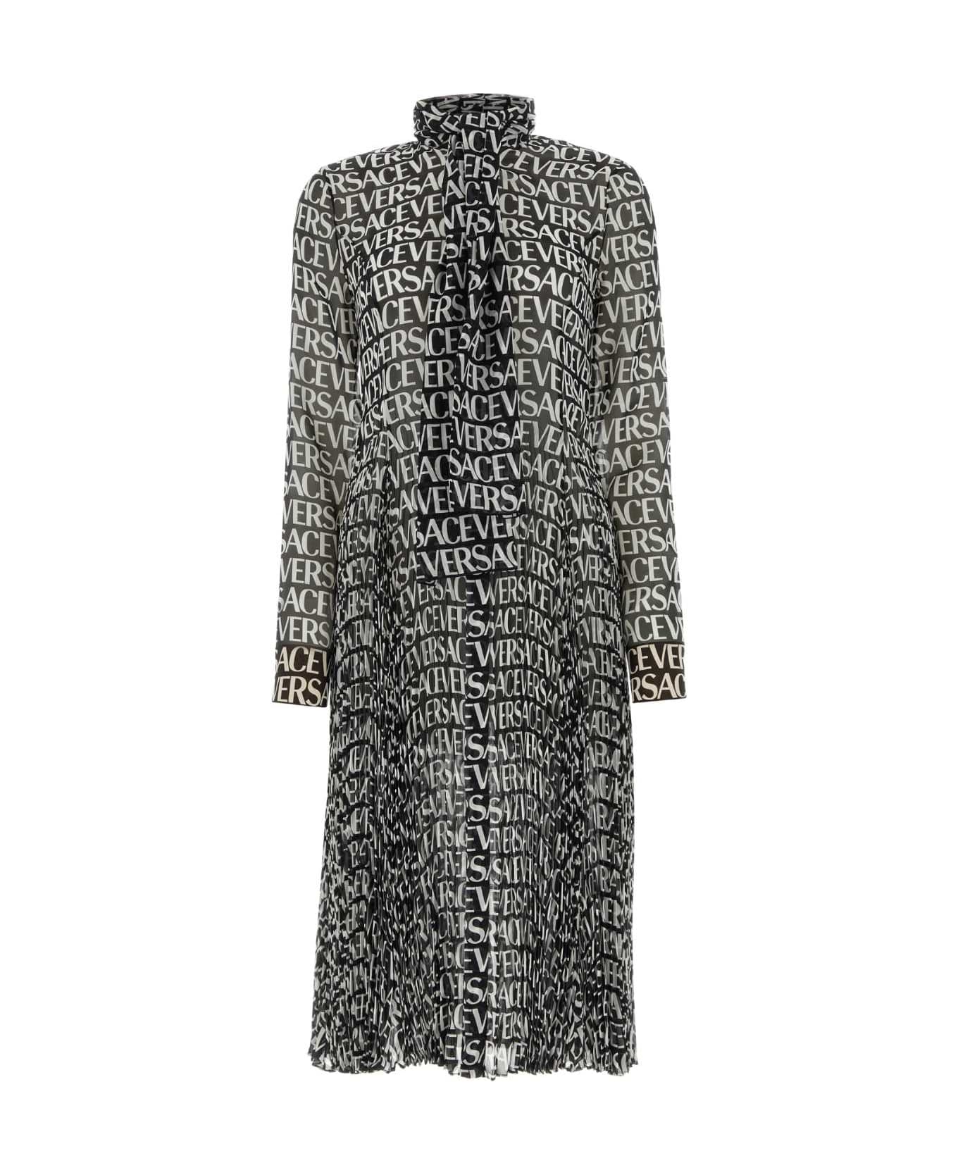 Versace Printed Crepe Shirt Dress - NEROBIANCO ワンピース＆ドレス