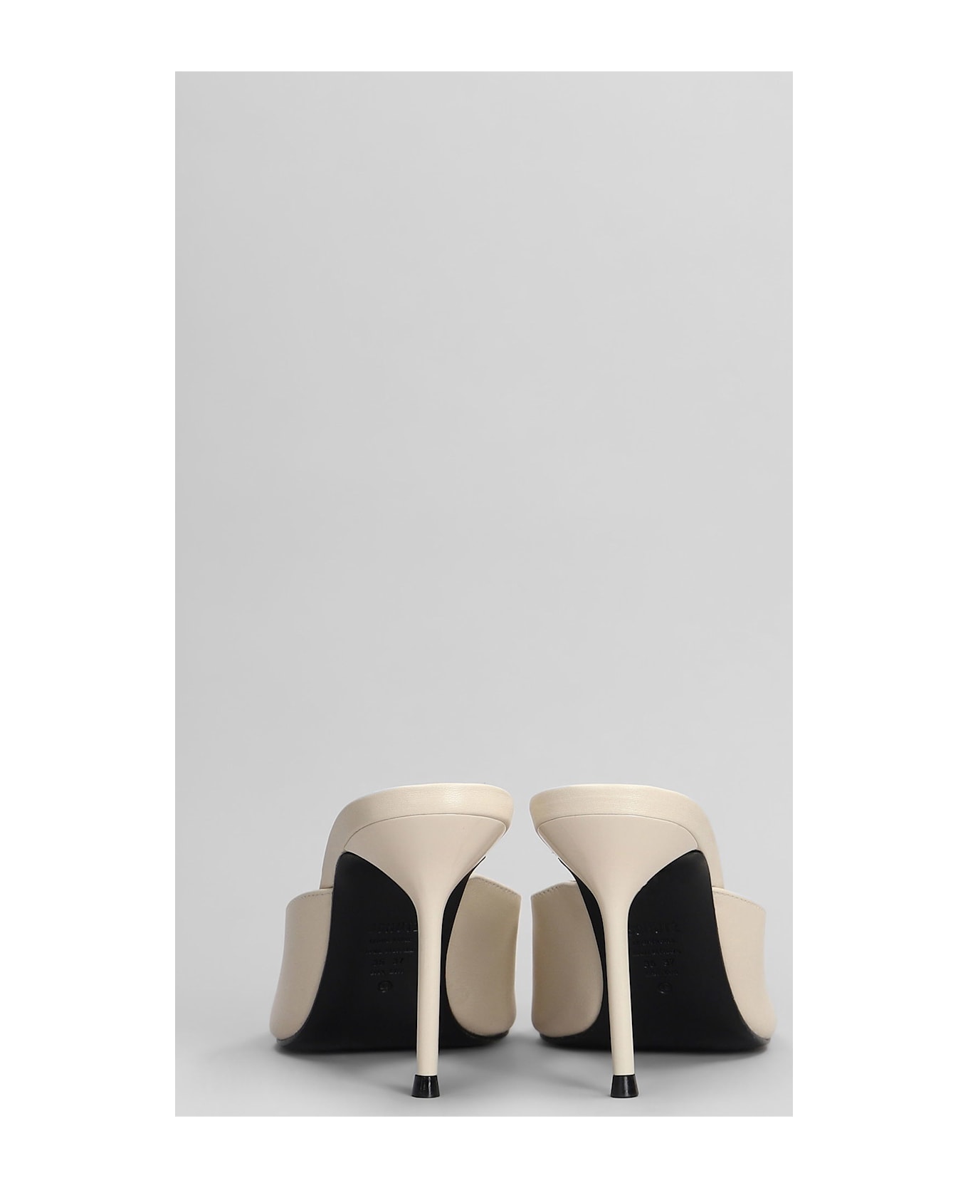 Schutz Slipper-mule In Beige Leather - beige