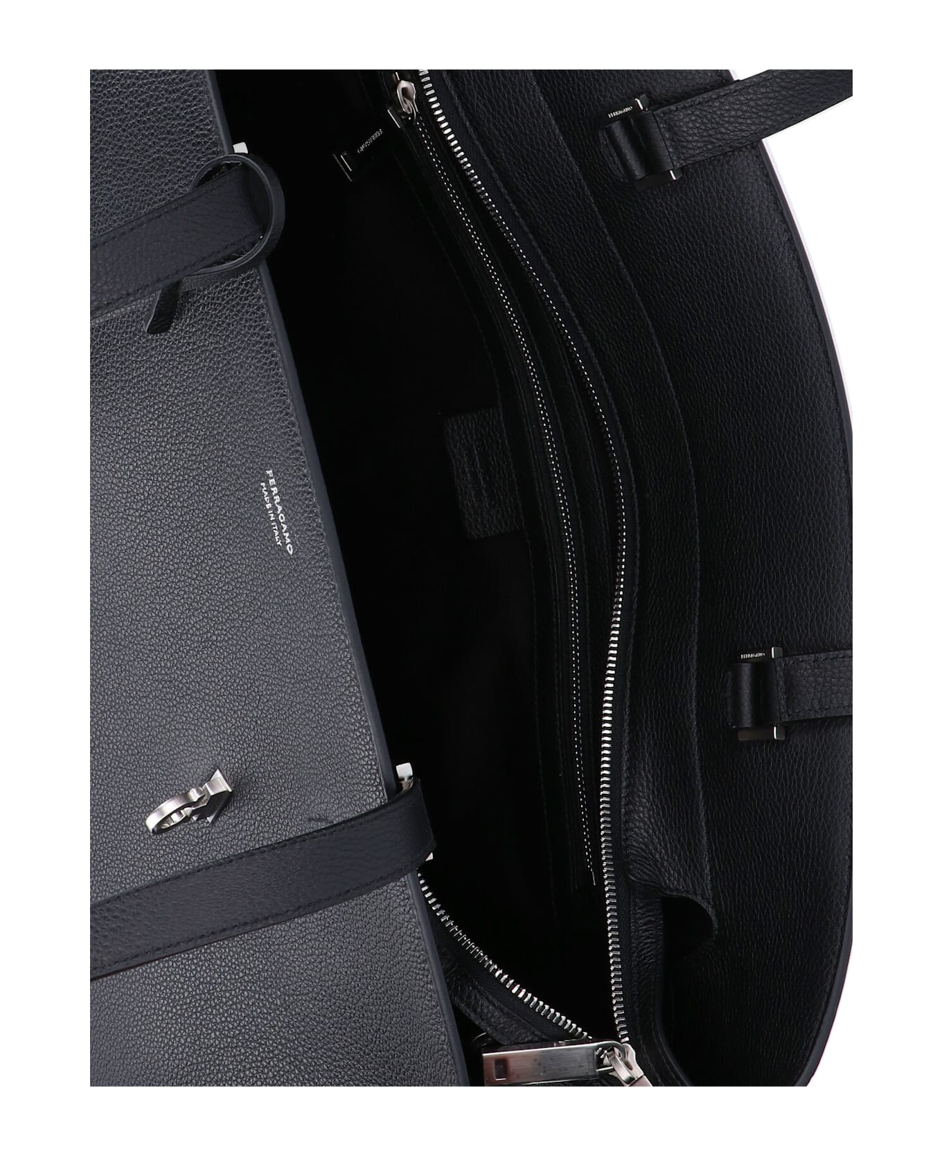 Ferragamo 
hug
 Shoulder Bag - Black  