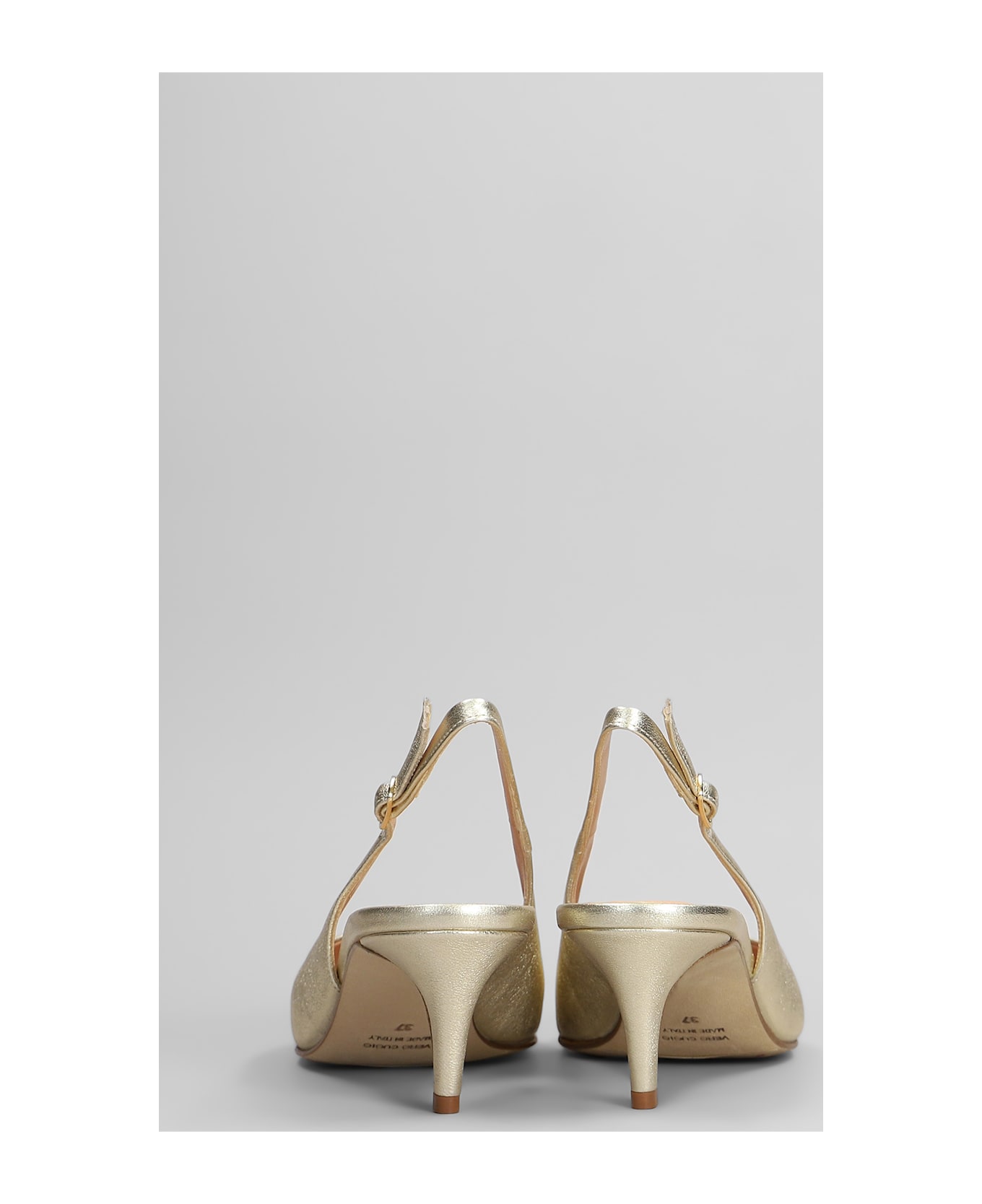 The Seller Pumps In Platinum Leather - platinum