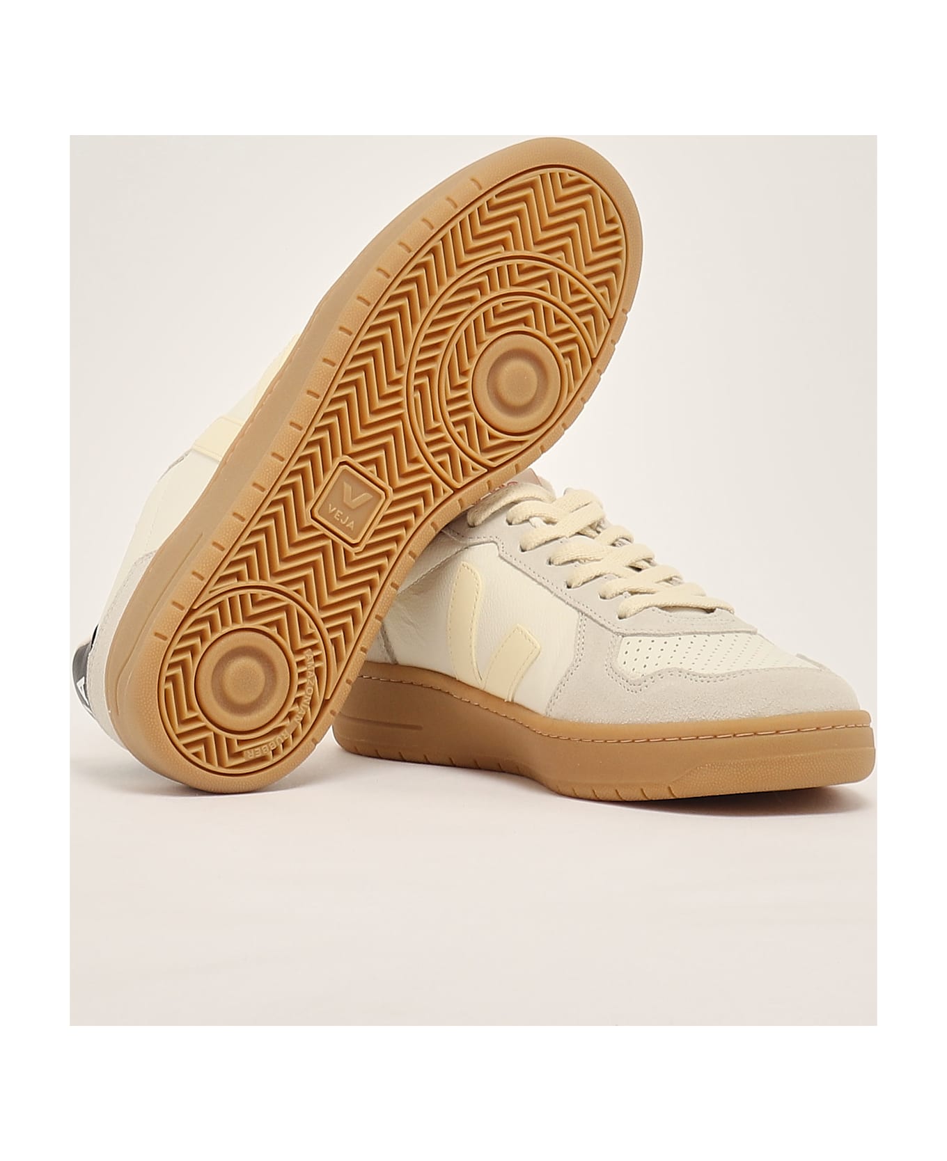 Veja V-82 In Pelle O.t. Sneaker - MASTICE TAB NERO