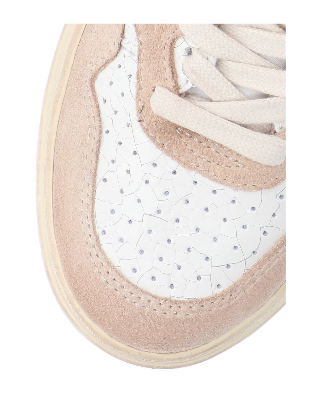 Autry Medalist Low Sneakers In White Craquel Eather - White