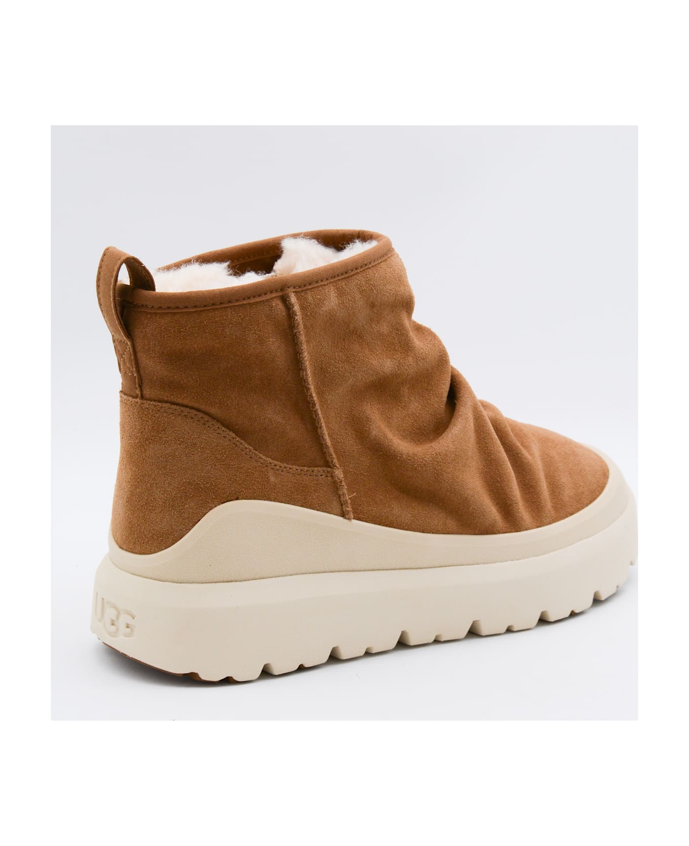UGG Camel Leather Boots - CHESTNUT/WHITECAP