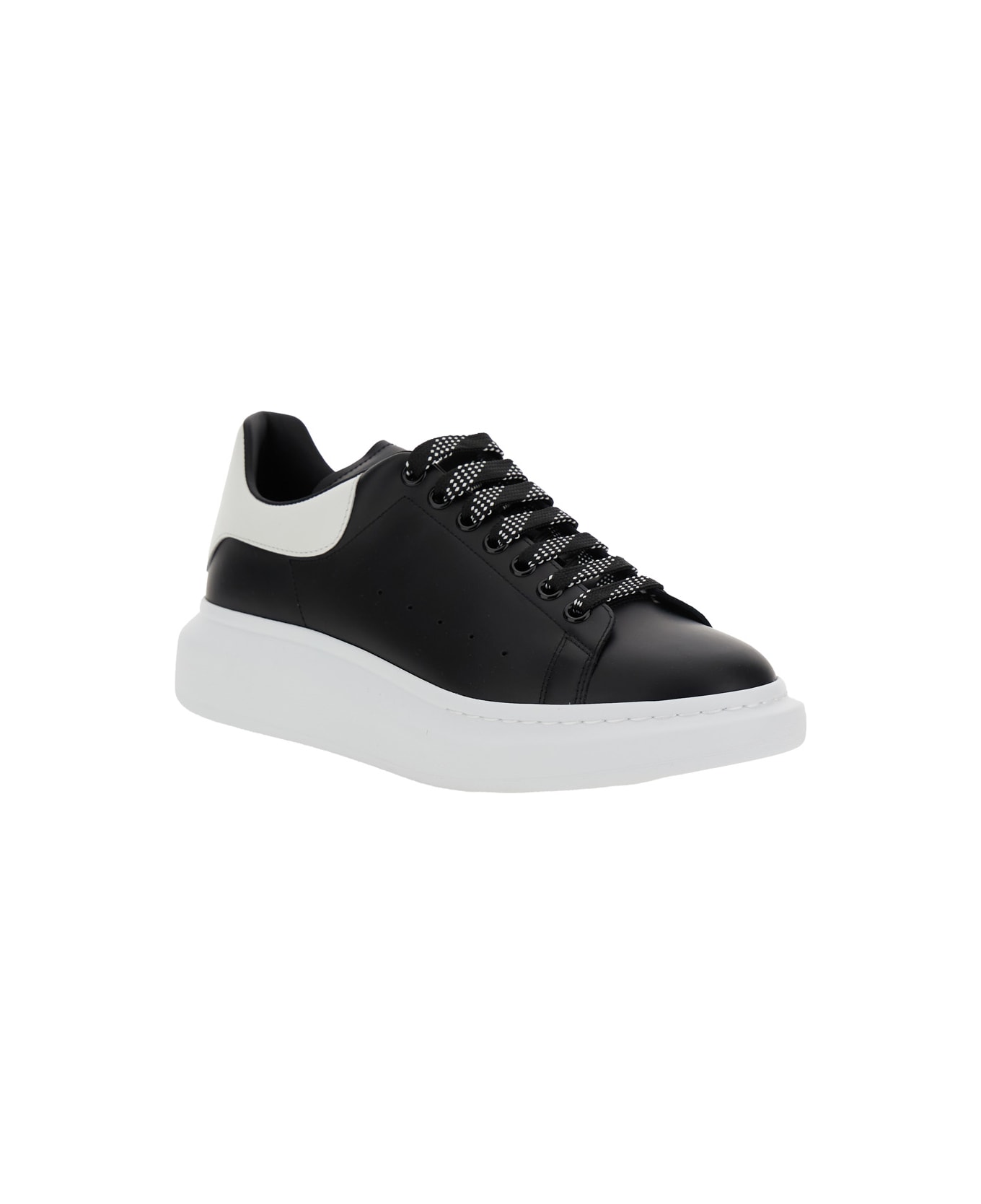 Alexander McQueen Black Low Top Sneakers With Logo Lettering On The Tongue In Leather Man - Black