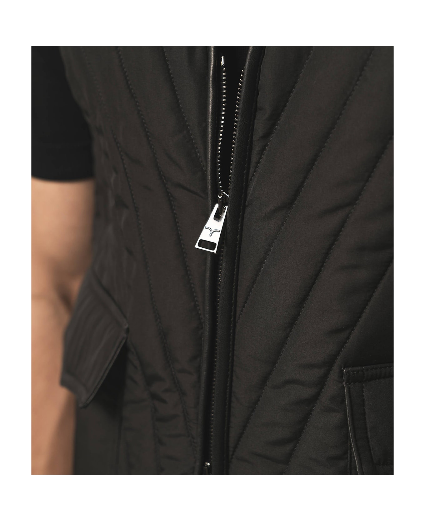 Larusmiani Bristol Gilet Vest - Black