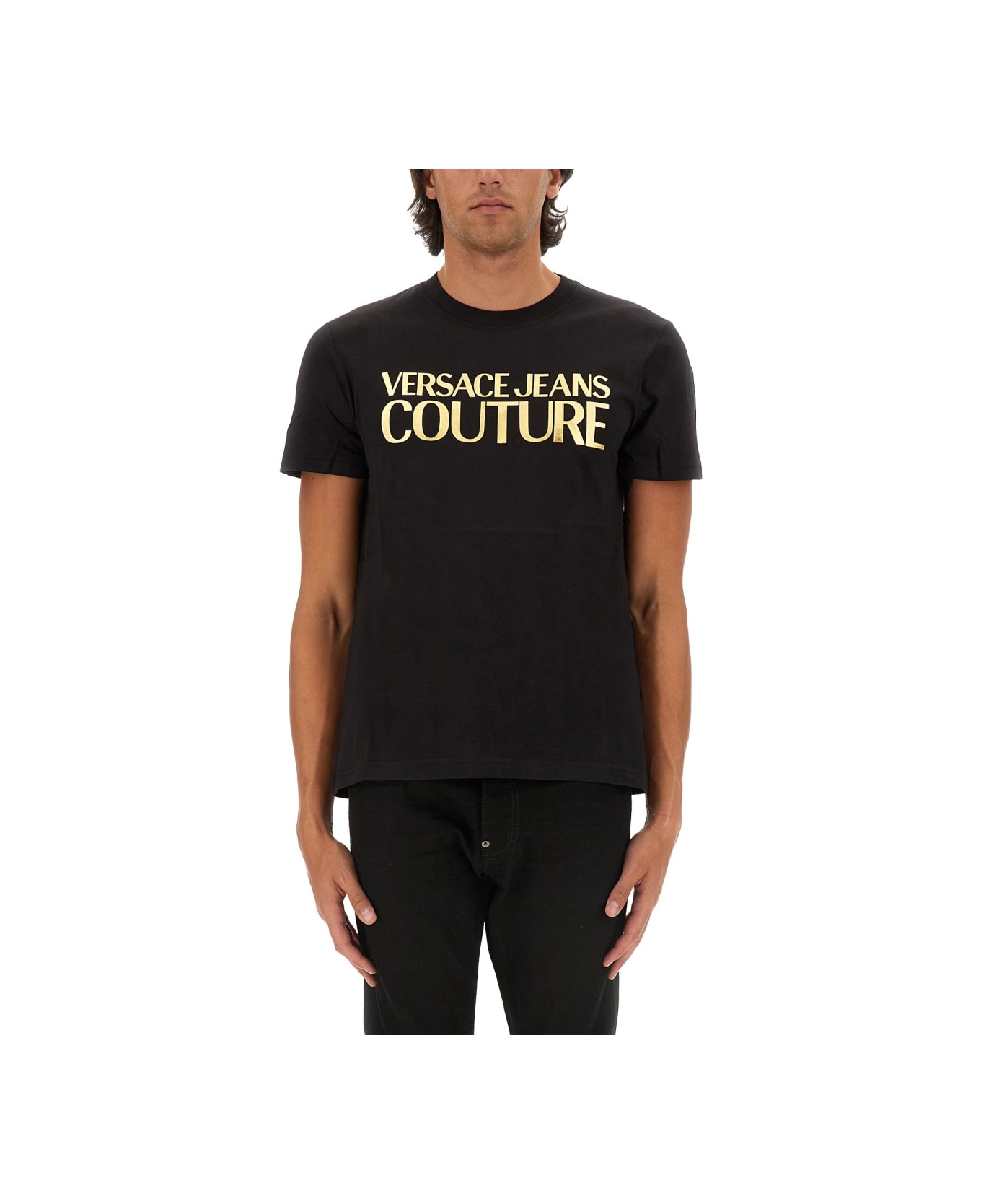 【関税＆送料込み】Versace Versace Gallery T-Shirt VERSACE | Black Men's T-shirt | YOOX
