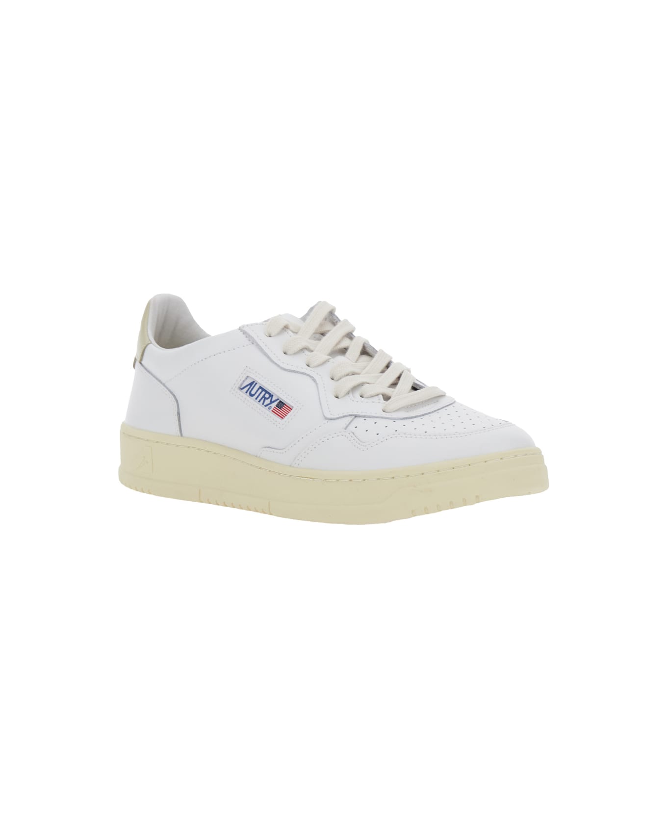 Autry 'medalist' White Low Top Sneakers With Logo Patch On Tongue And Side And Logo Lettering On The Heel In Leather Man - White