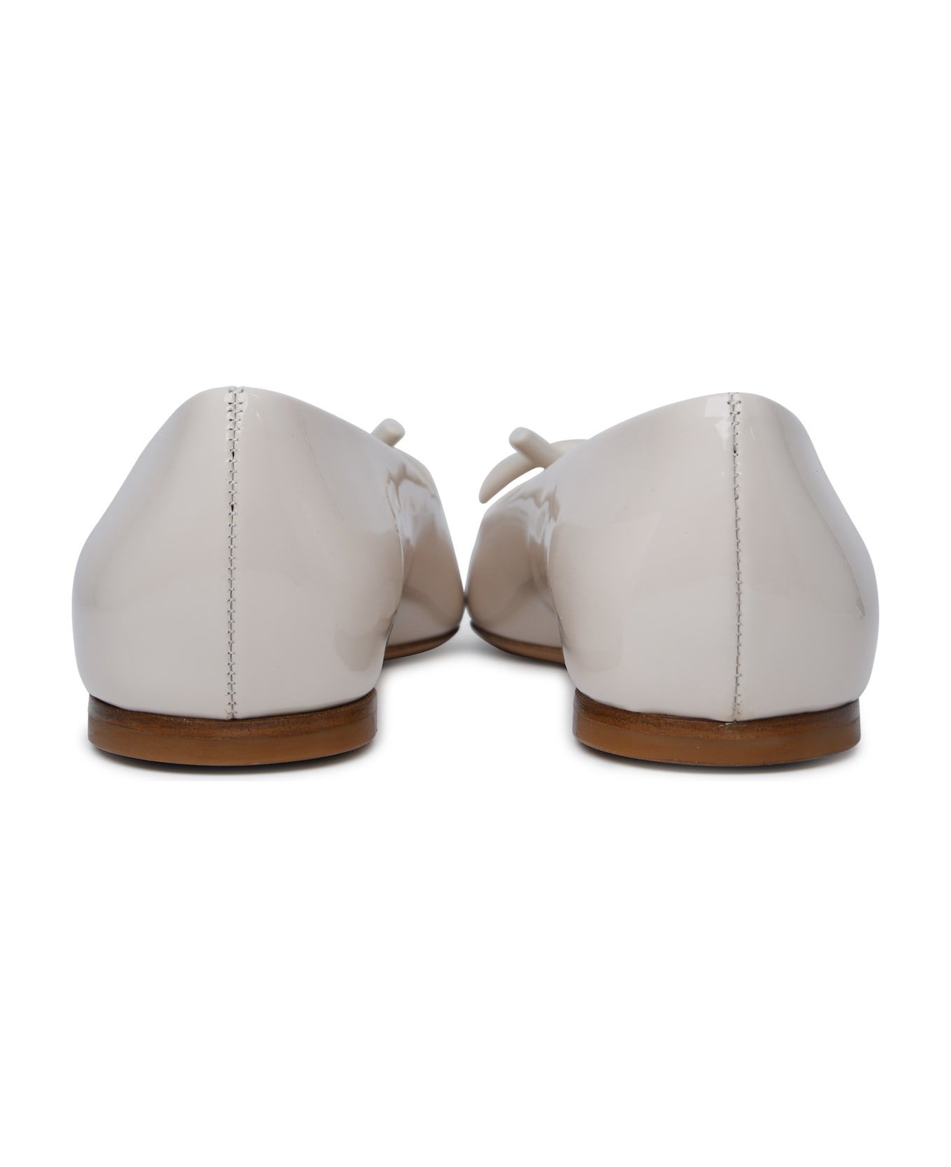 Ferragamo 'annie' Ballet Flats In Mascarpone Calf Leather - Cream