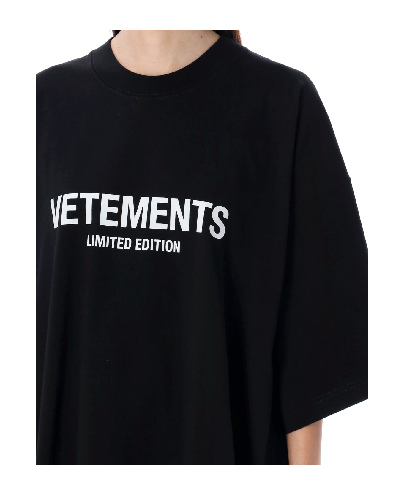 VETEMENTS Limited Edition Logo T-shirt - BLACK Tシャツ