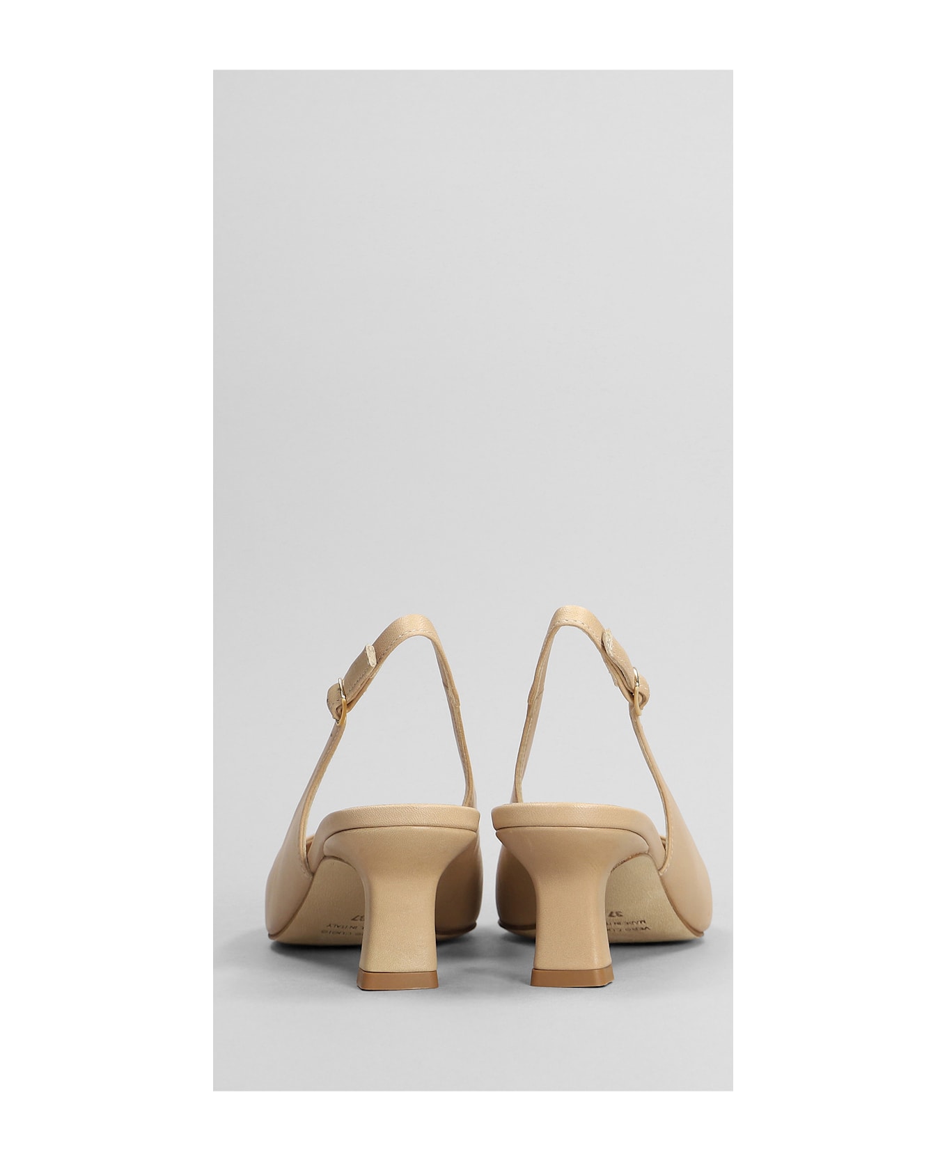 Julie Dee Pumps In Powder Leather - powder