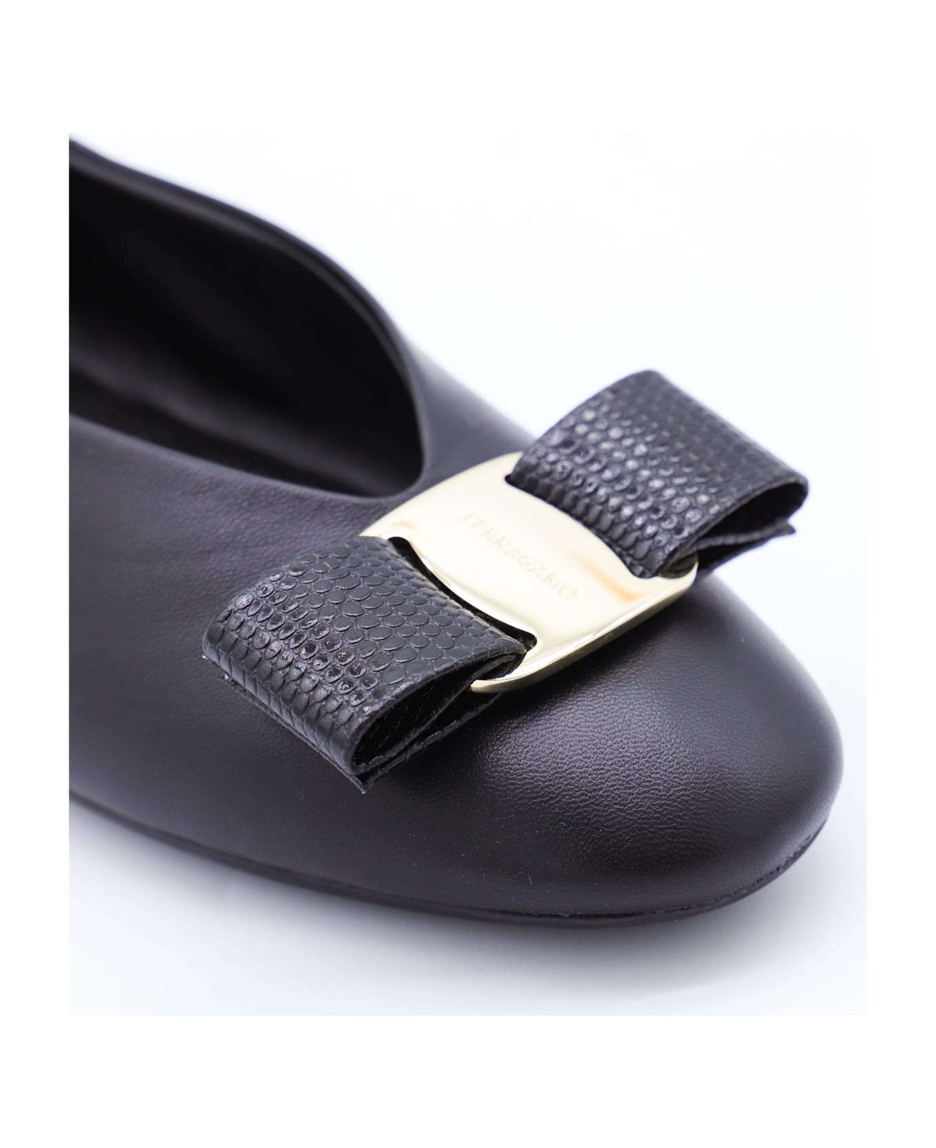 Ferragamo Black Leather Vanna Flats - Black