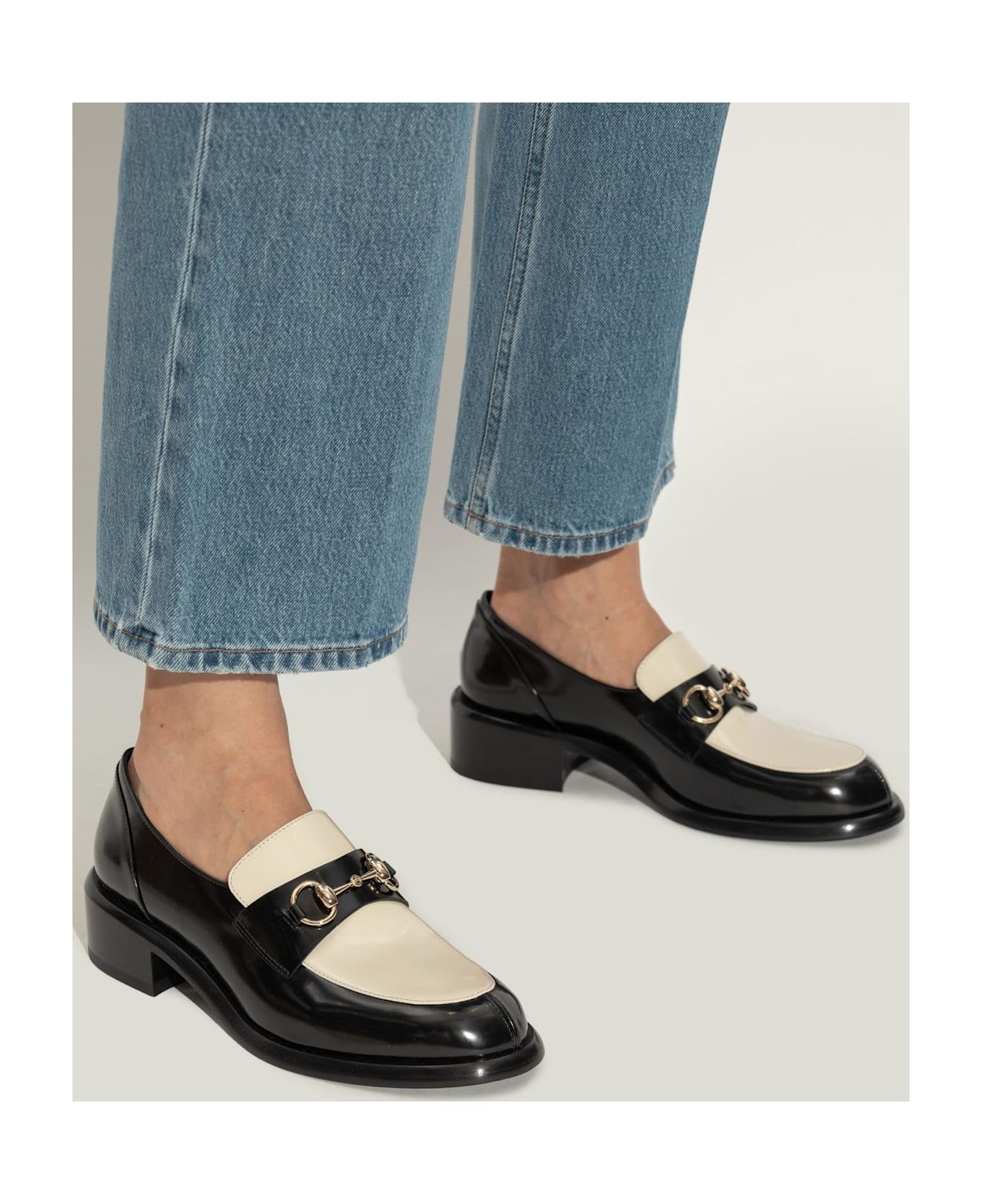 Gucci Leather Shoes With Logo - Black