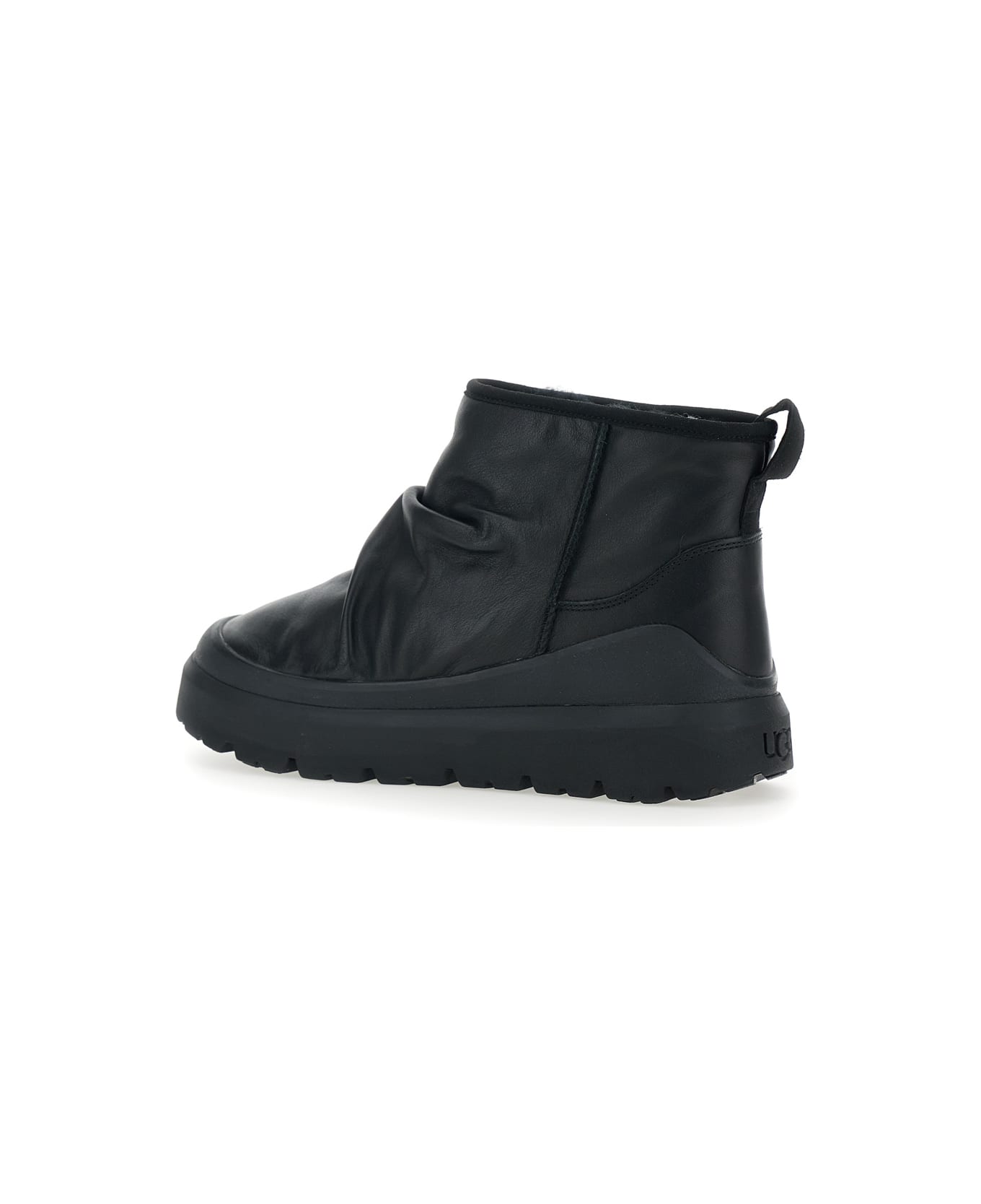 UGG 
heritage Utility
 Black Ankle Boots With Ruffle Detail In Leather Man - Black
