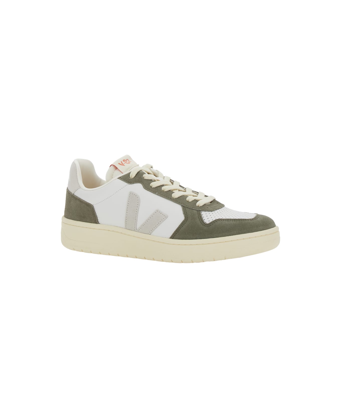 Veja 
v-82
 Green Low Top Sneakers With Logo Patch On Tongue And Side And Logo Lettering On The Heel In Leather Unisex - Green