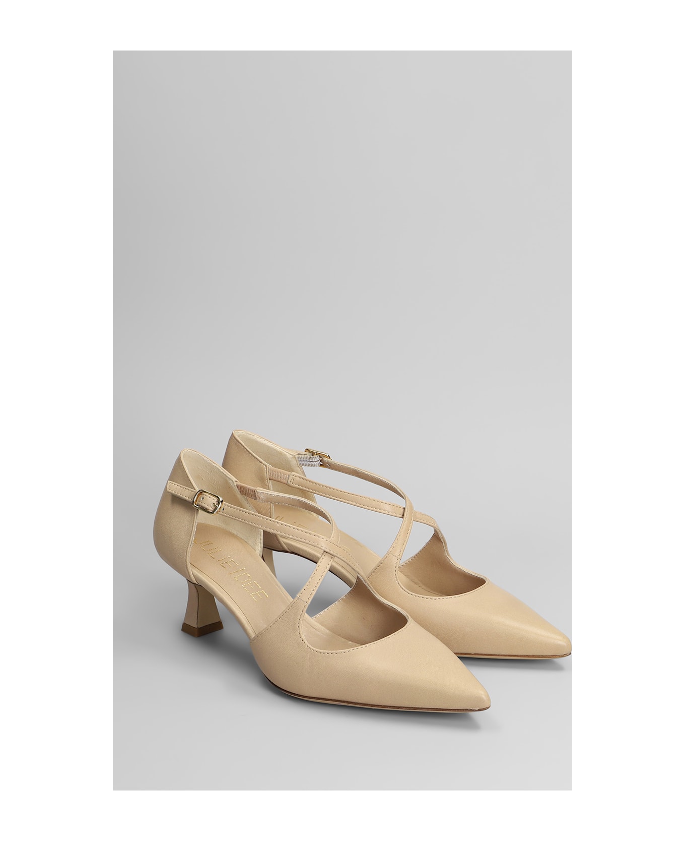 Julie Dee Pumps In Powder Leather - powder