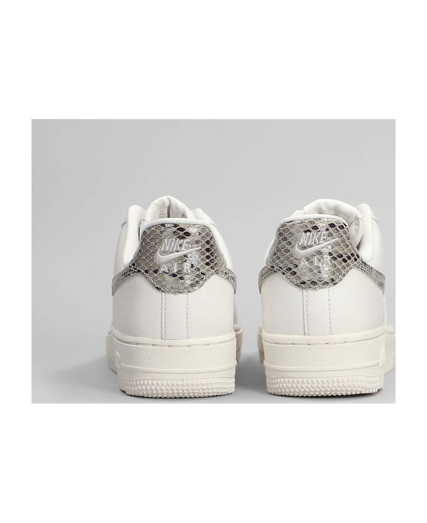 Nike Air Force 1 07 Sneakers In White Leather - white