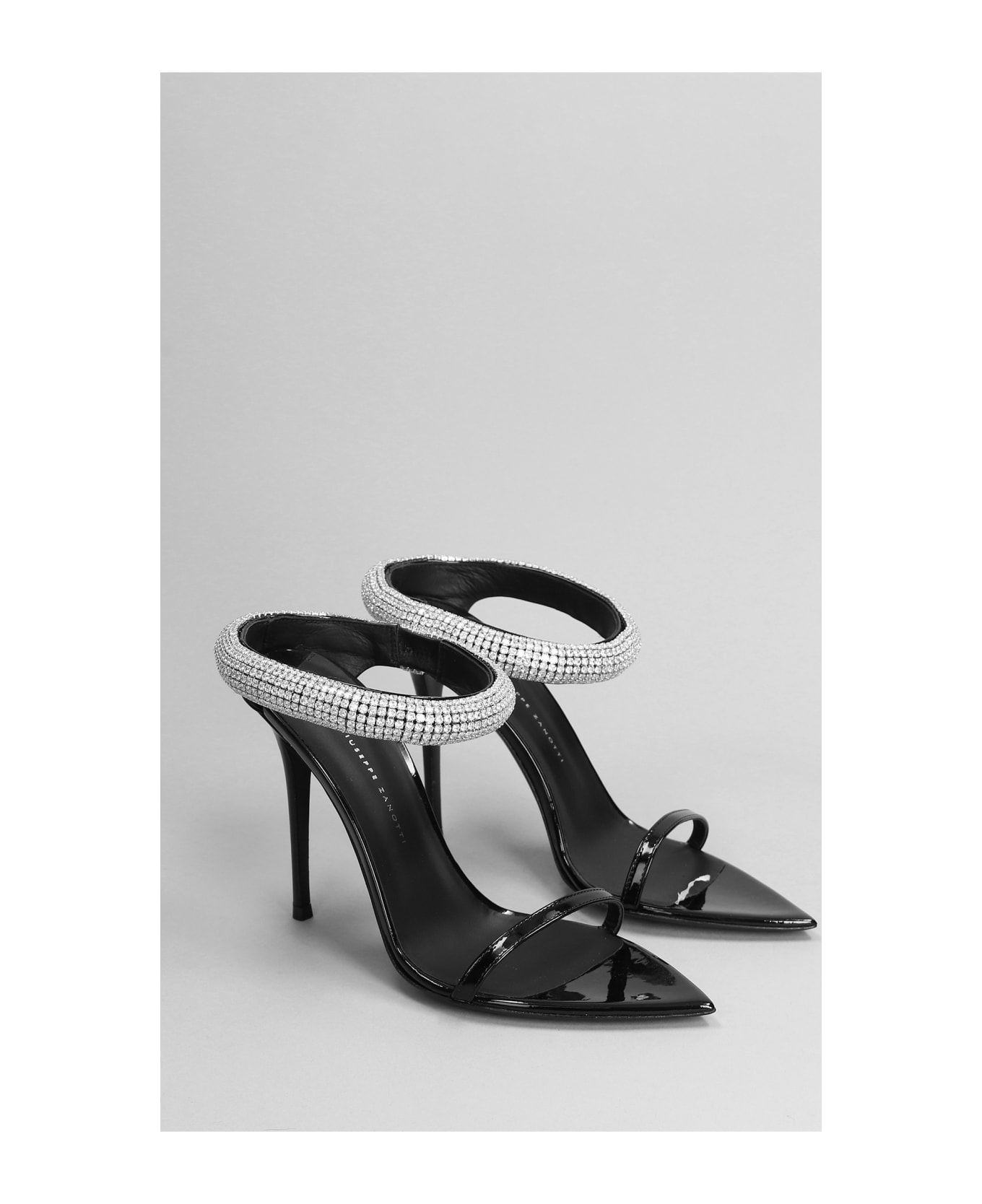 Giuseppe Zanotti Sandals In Black Leather - black サンダル