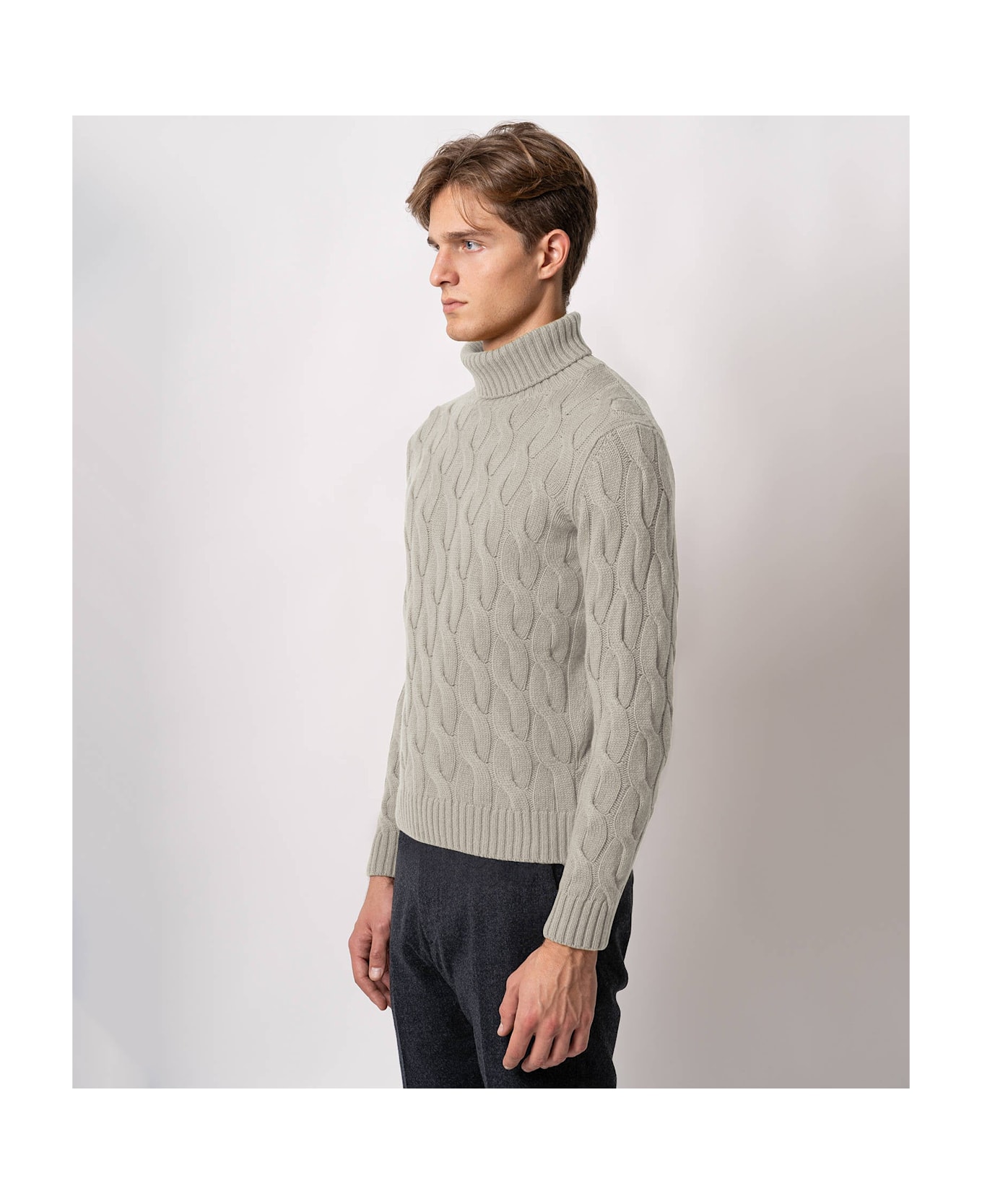 Larusmiani Turtleneck Sweater Col Du Pillon Sweater - Beige