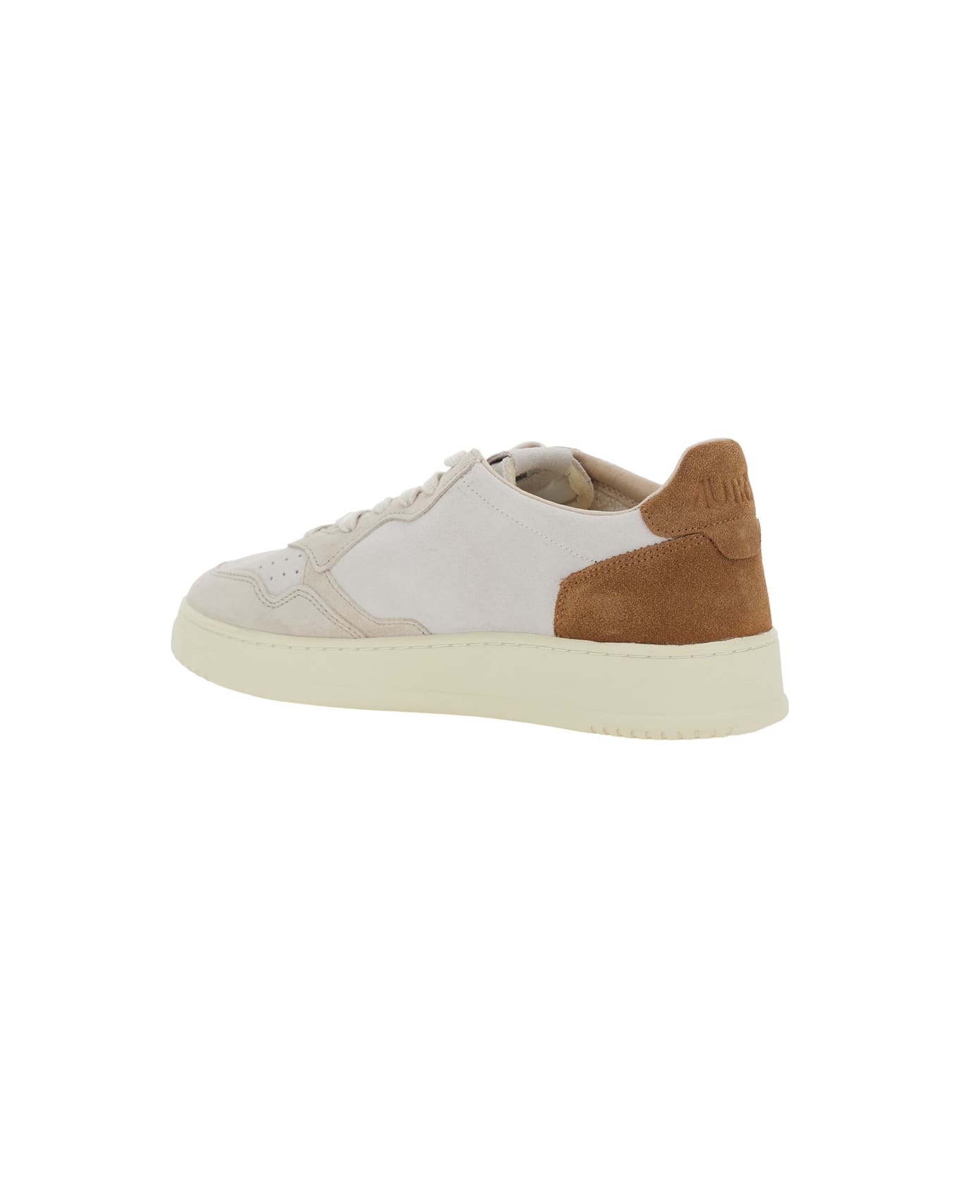Autry 'medalist Low' Beige Sneaker With Contrasting Back Patch In Leathe Man - Beige