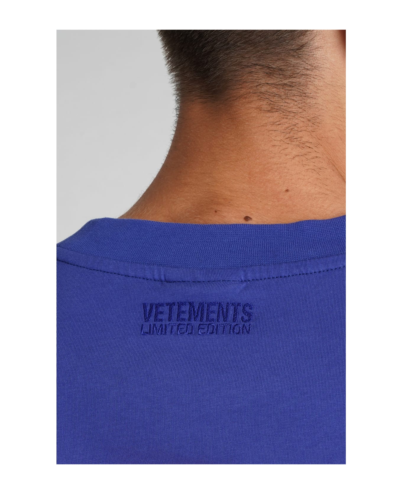 VETEMENTS T-shirt In Blue Cotton - blue