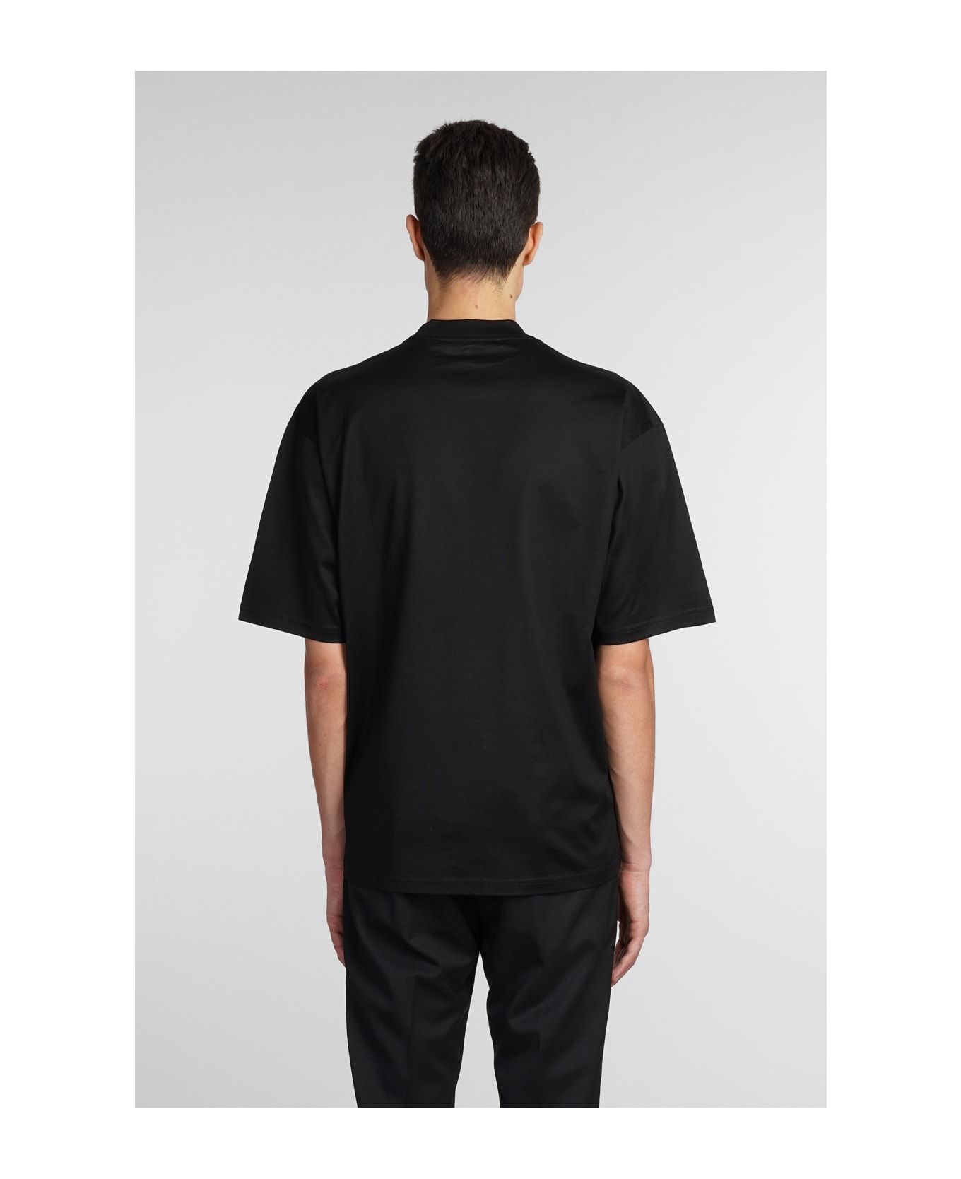 Low Brand T-shirt In Black Cotton シャツ