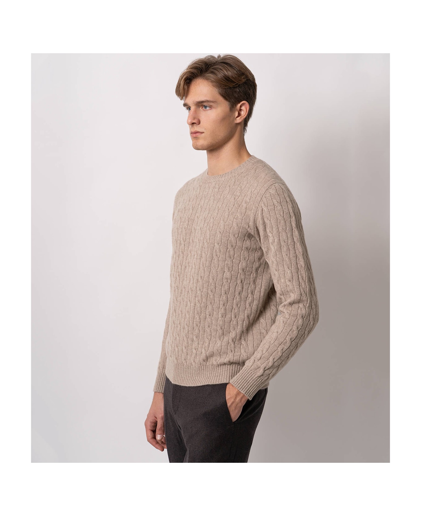 Larusmiani Cable Knit Sweater Col Du Pillon Sweater - Beige ニットウェア