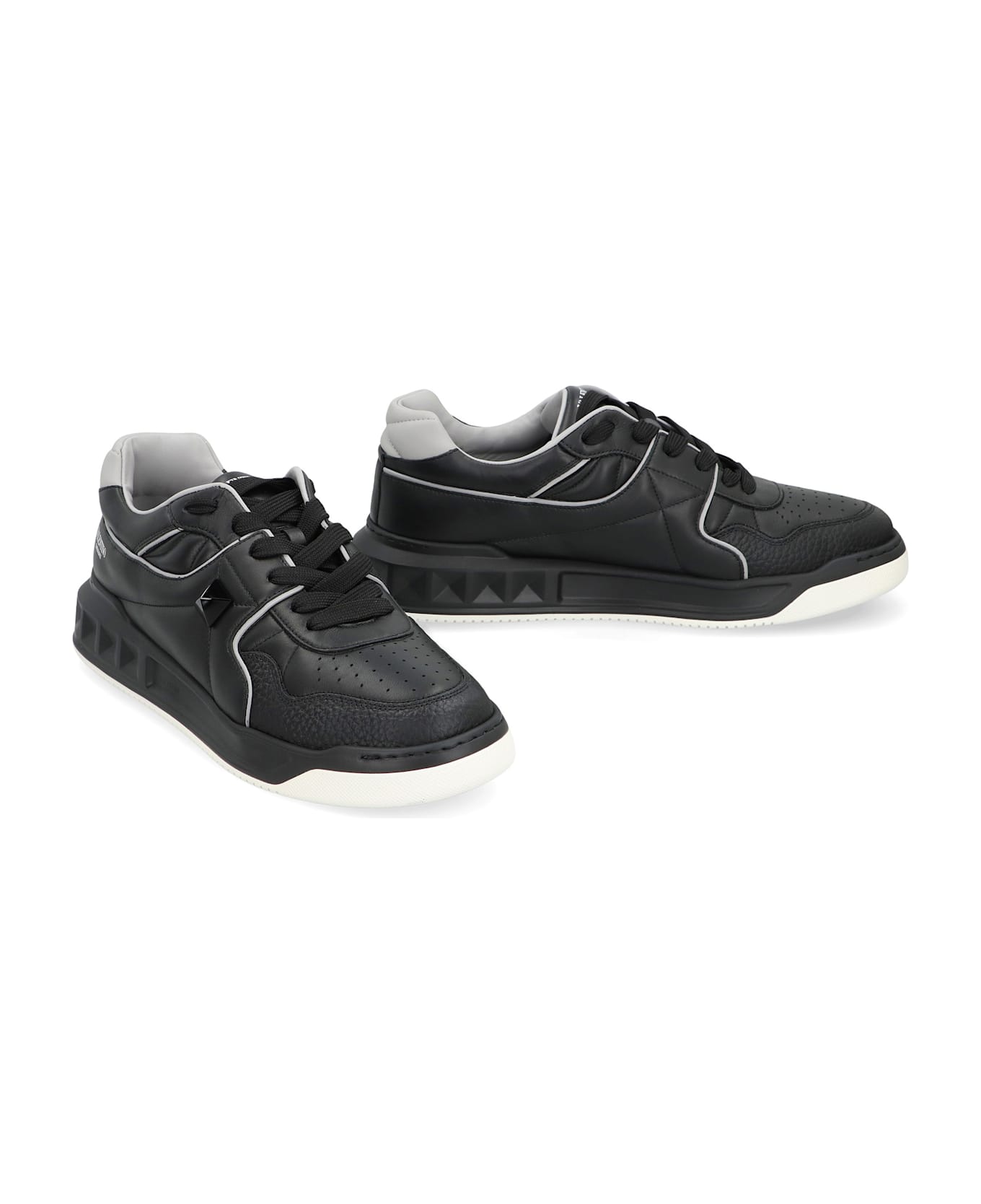 Valentino Garavani One Stud Low-top Sneakers - black