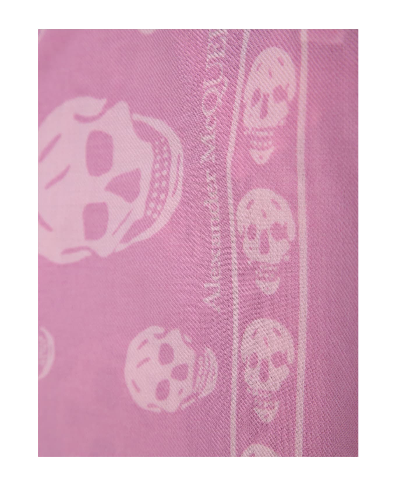 Alexander McQueen Scarf With Skull Motif - Pink