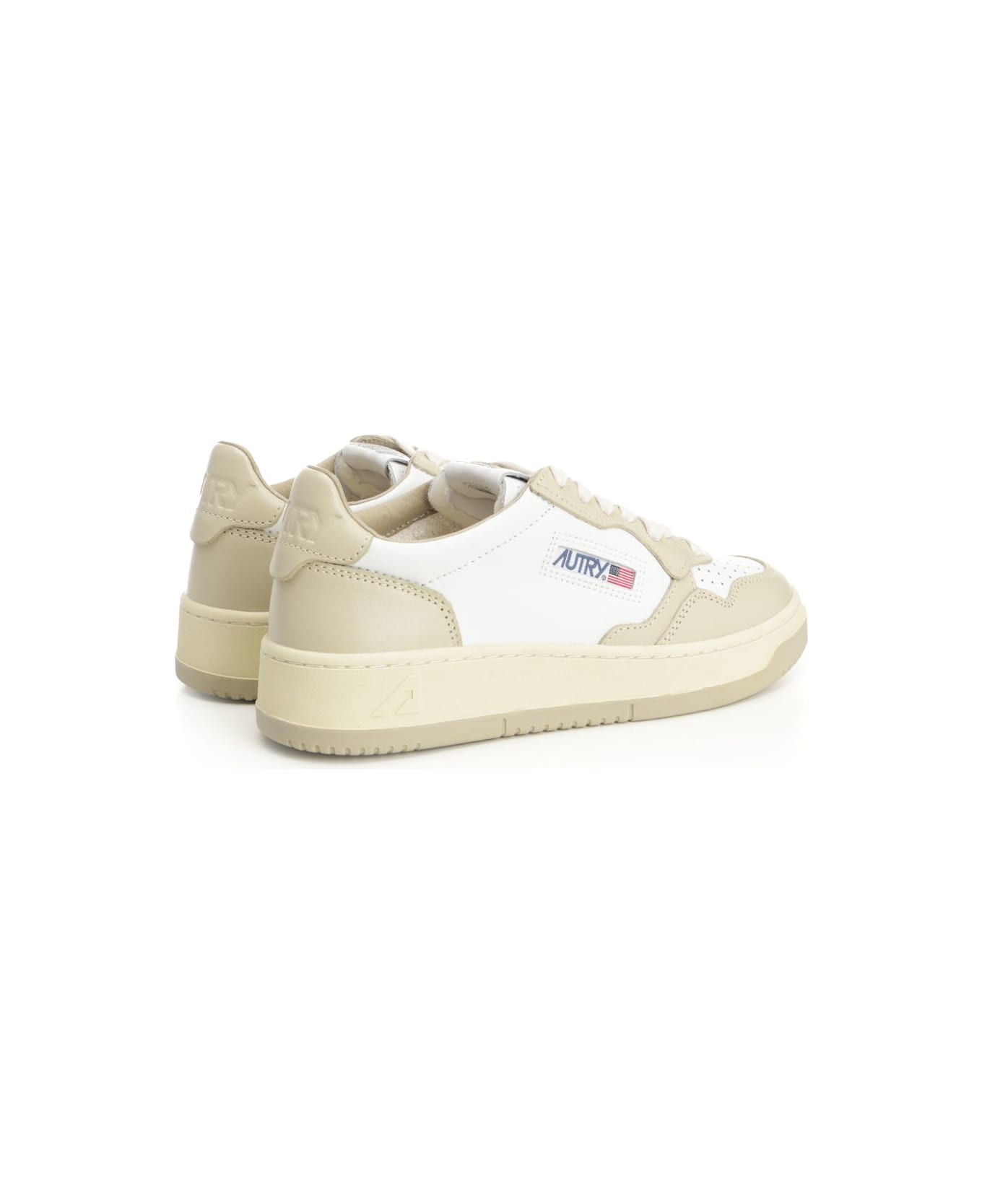 Autry 'medalist Low' Sneaker - Wht/tidfoam