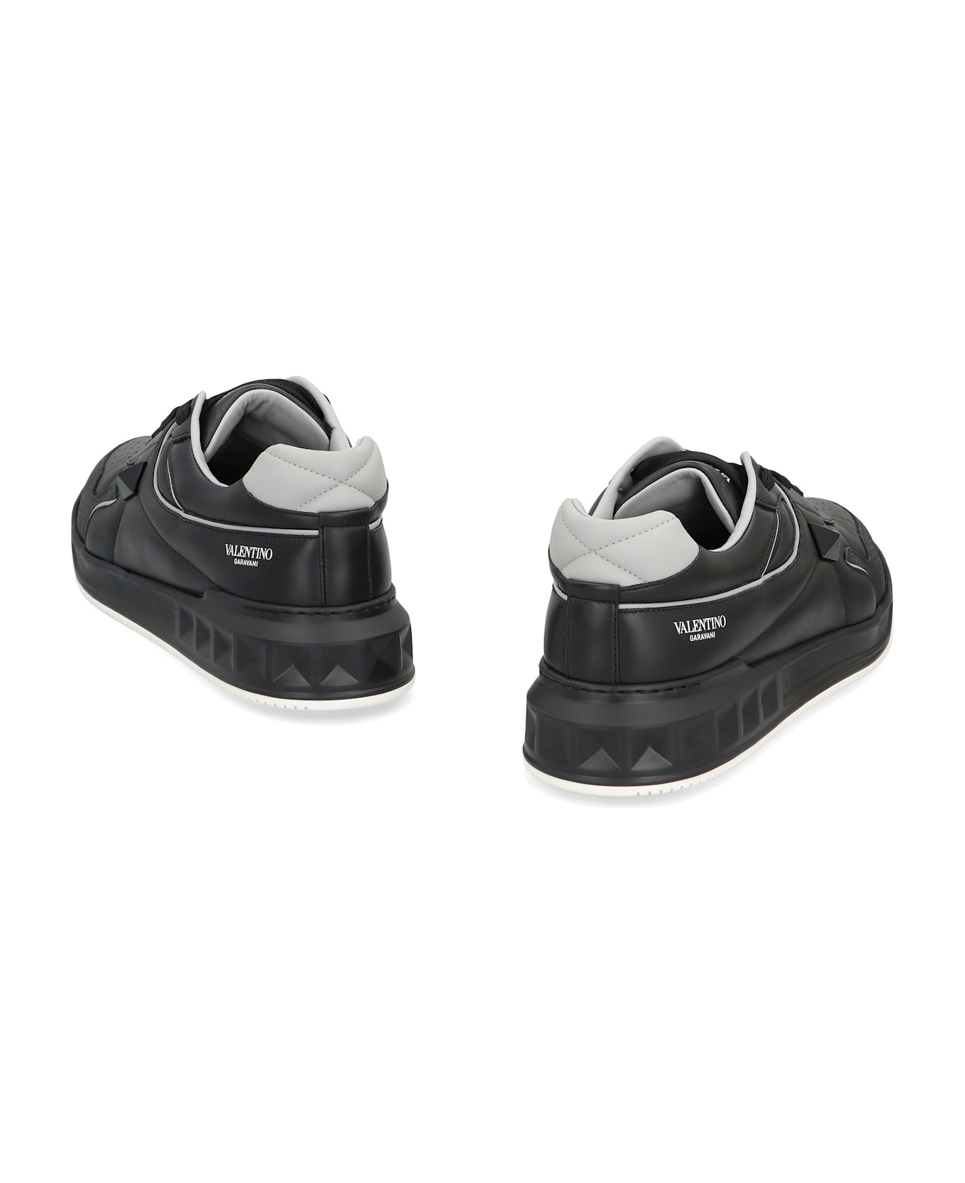 Valentino Garavani One Stud Low-top Sneakers - black