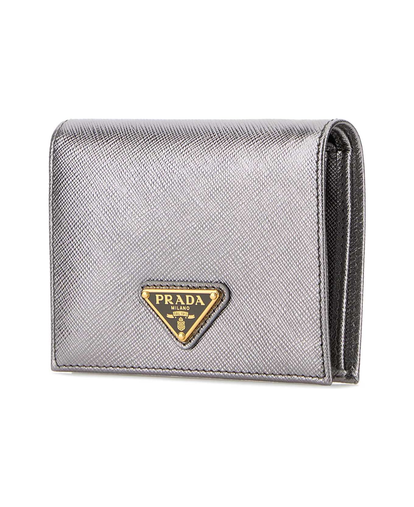 Prada Silver Leather Wallet - CROMO 財布