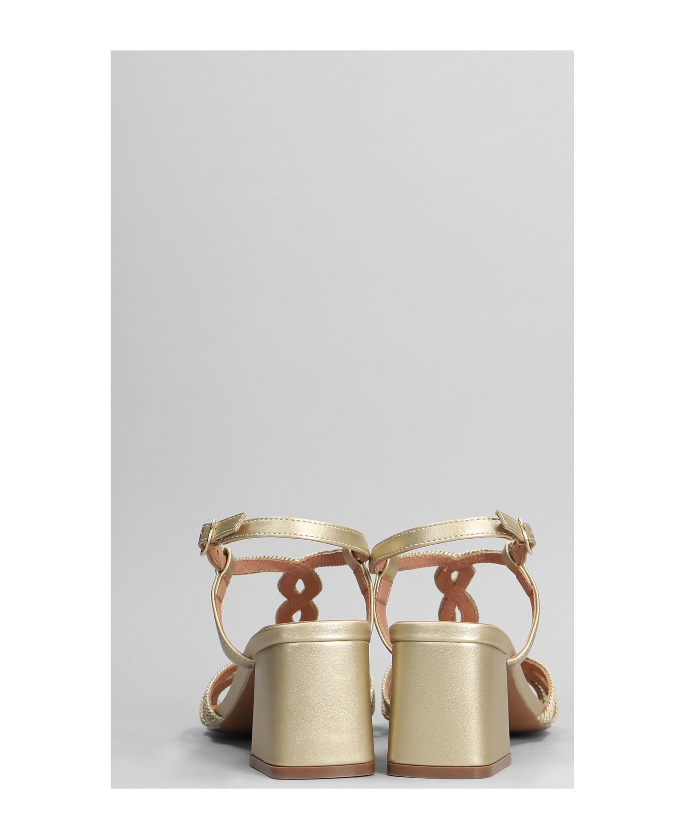 Bibi Lou Pend Sandals In Gold Leather - gold