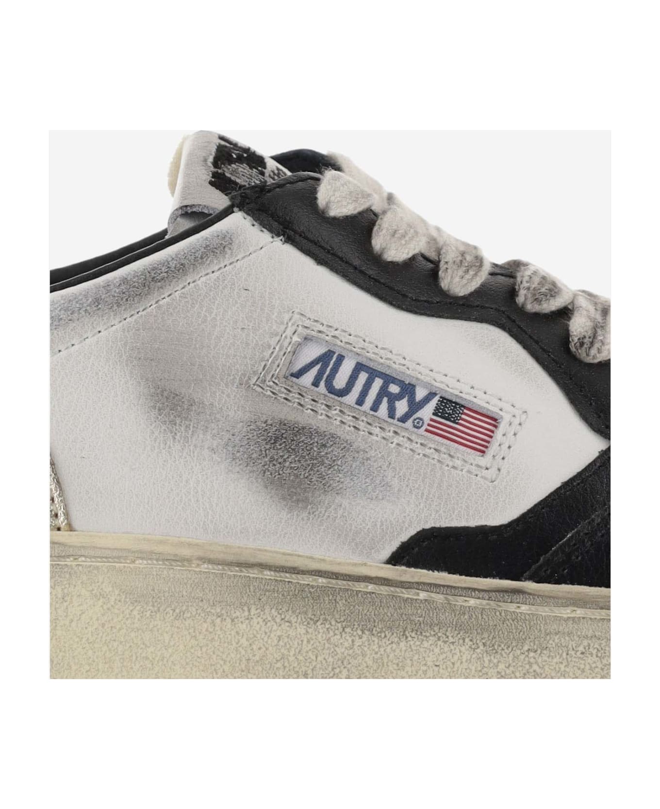 Autry Medalist Low Super Vintage Sneakers - White Black Platinum