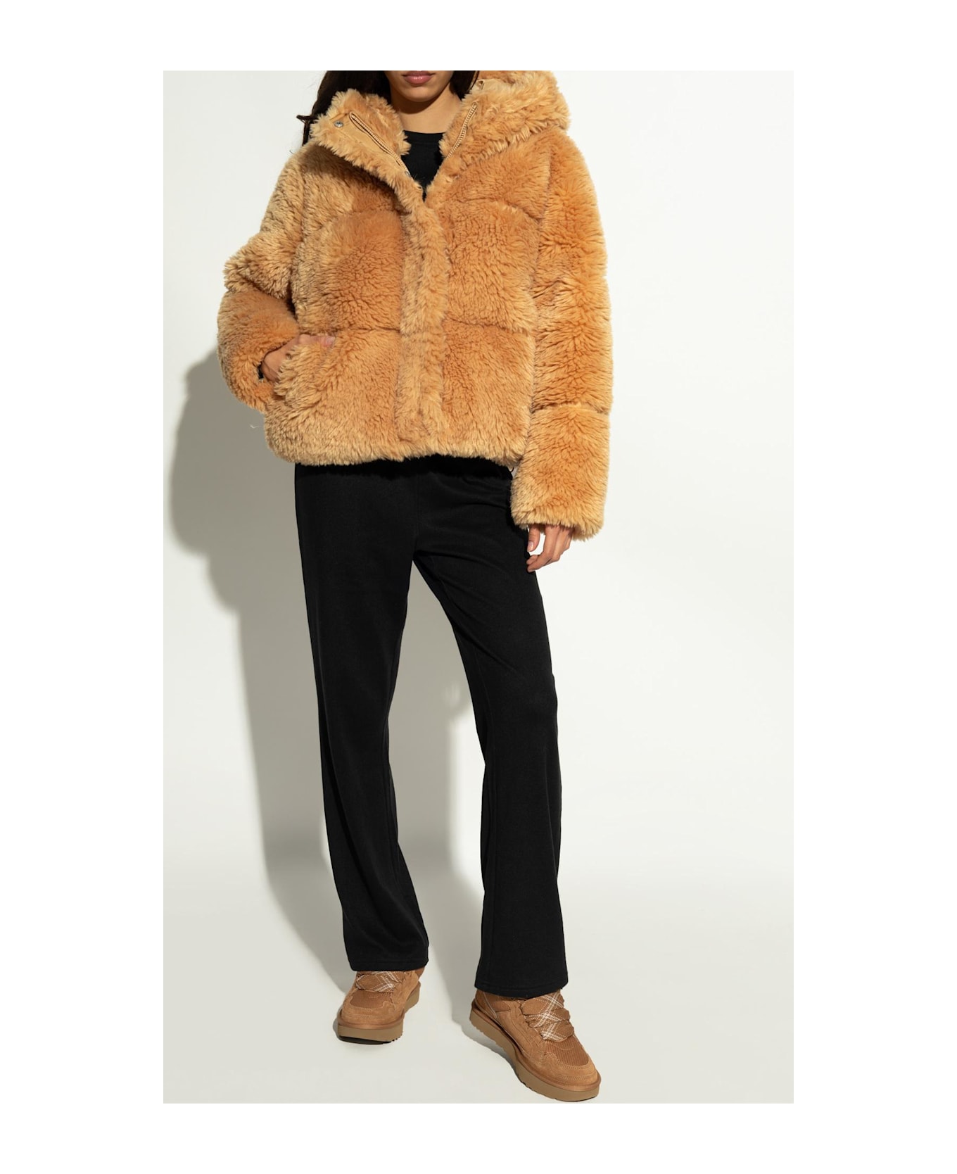 UGG Sports Shoes Lowmel - BROWN