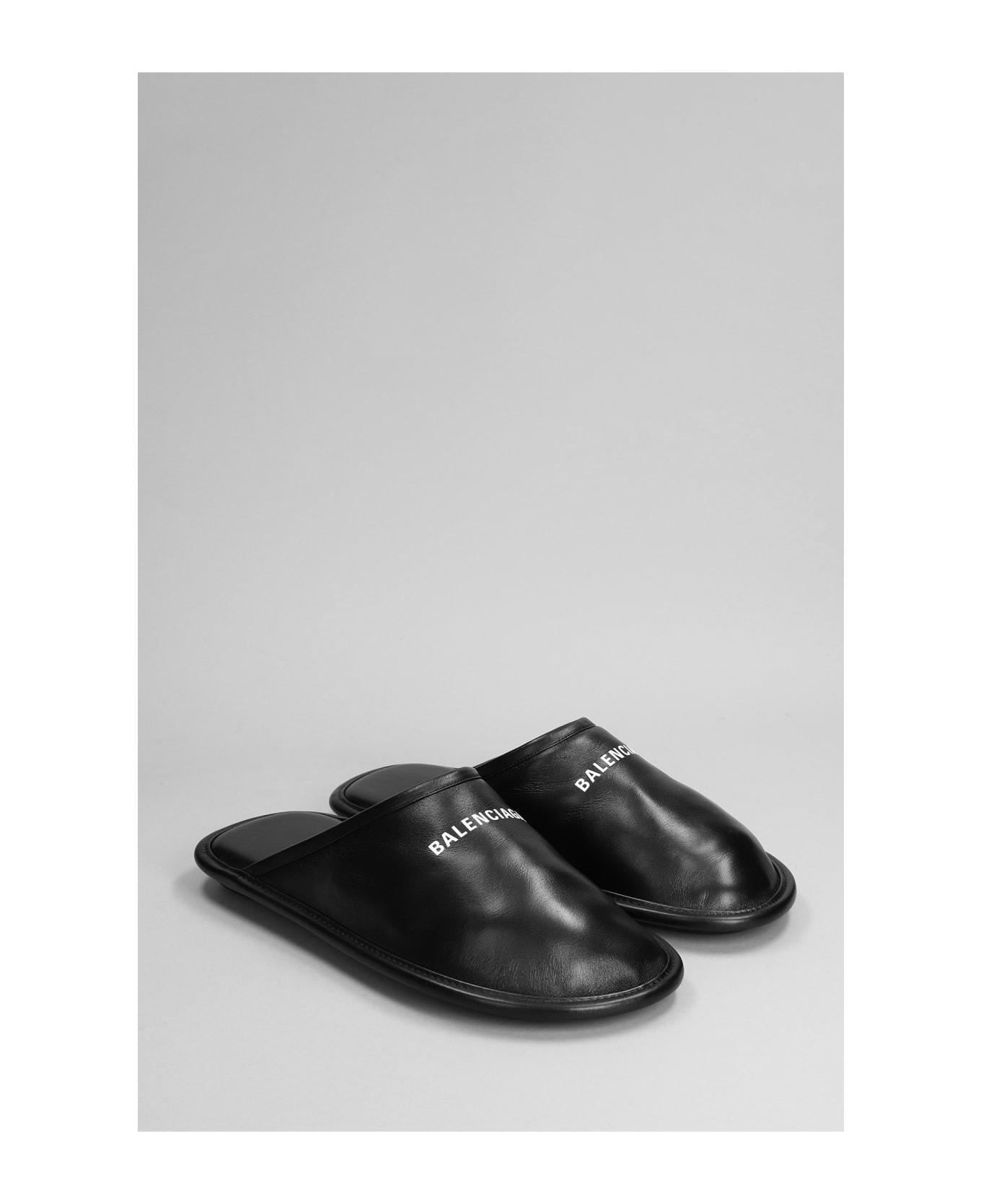 Balenciaga Flats In Black Leather - black その他各種シューズ