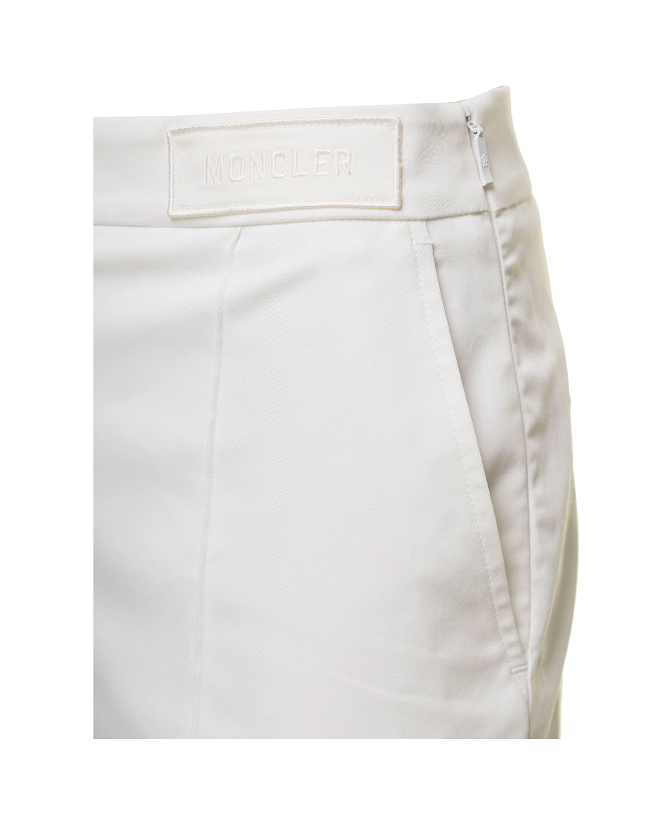 Moncler White Straight Pants With Tonal Logo Patch In Stretch Cotton Woman - WHITE