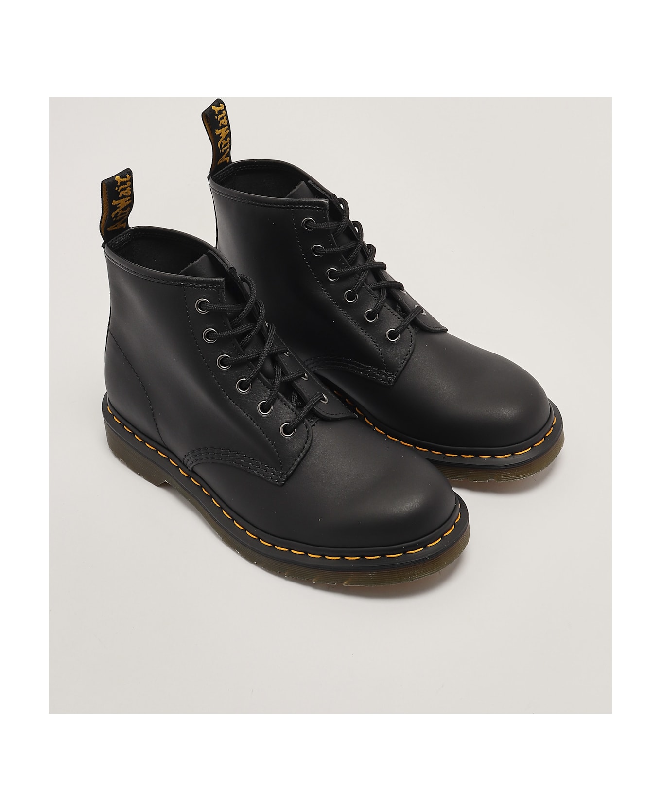 Dr. Martens Stivaletto Stringato In Nappa Boots - NERO