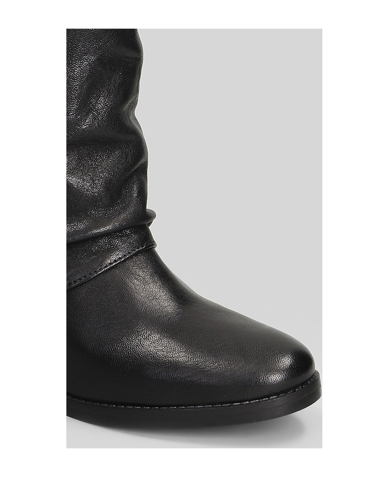 Julie Dee Low Heels Ankle Boots In Black Suede - black