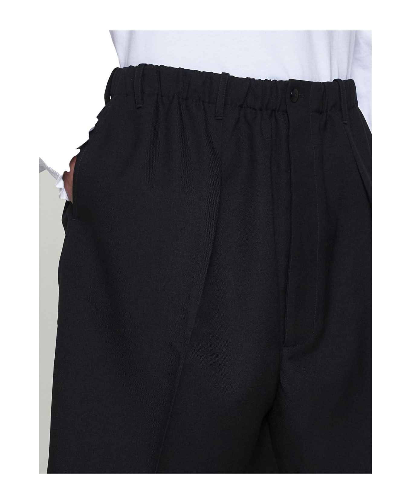 Random Identities Shorts - Black ショートパンツ