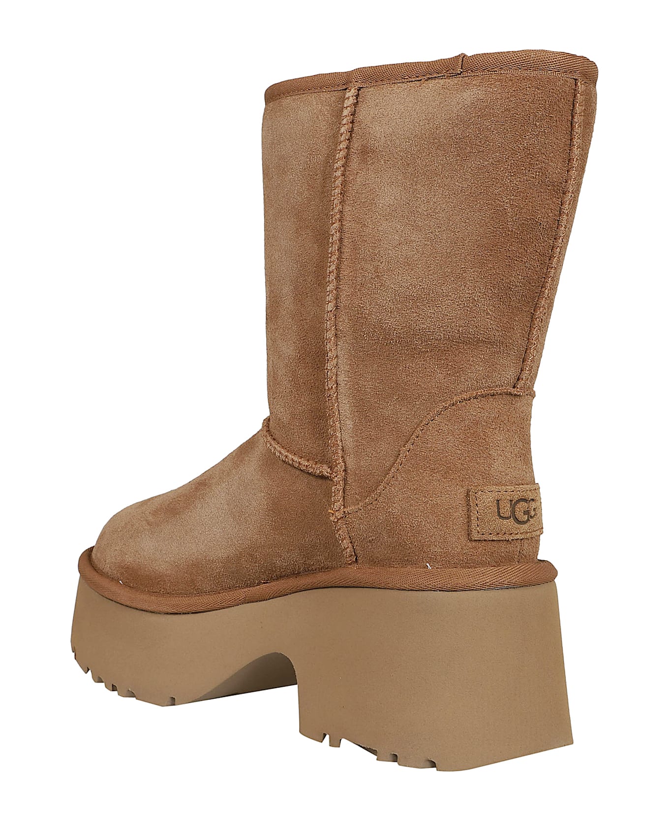 UGG W Classic Short New Heights - Che Chestnut