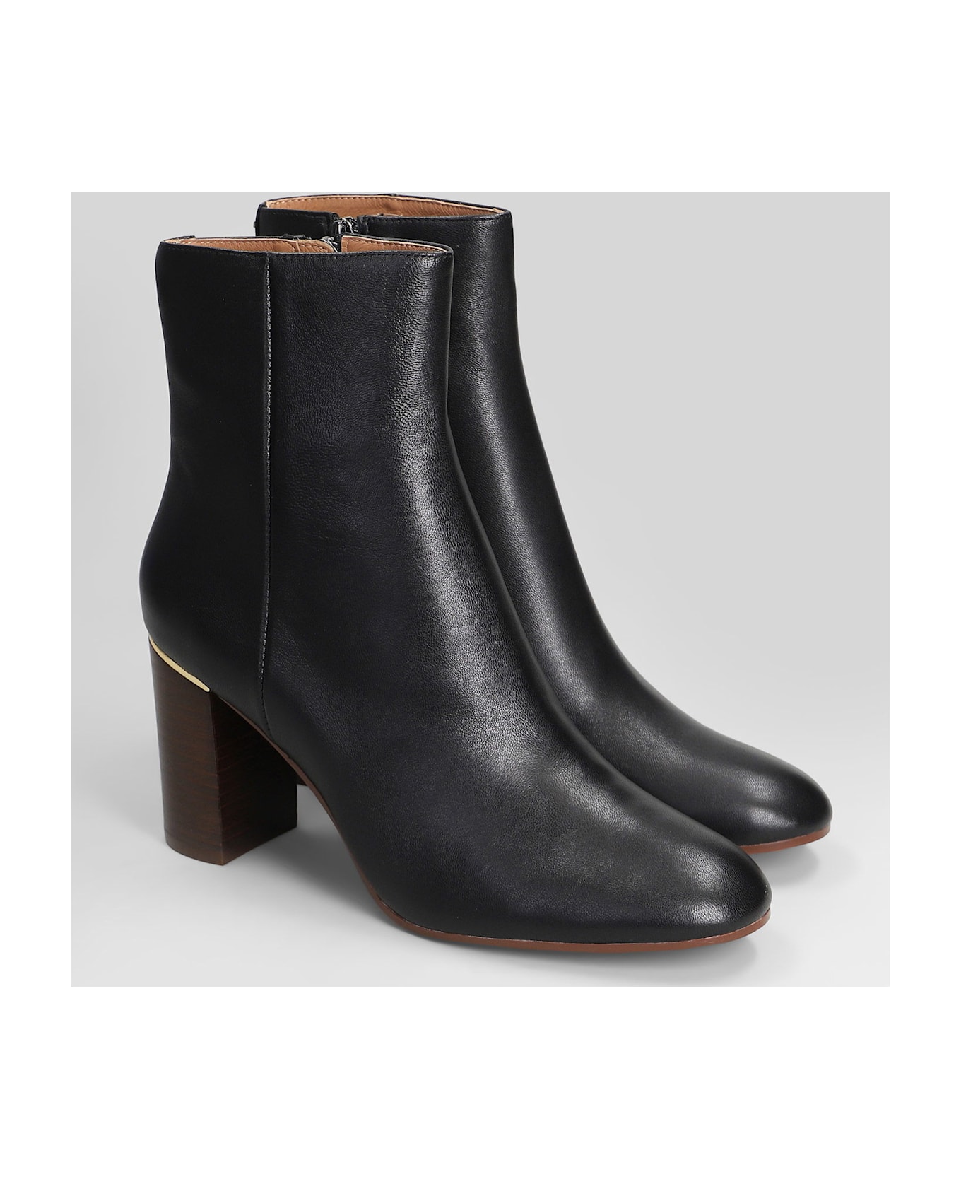 Lola Cruz High Heels Ankle Boots In Black Leather - black