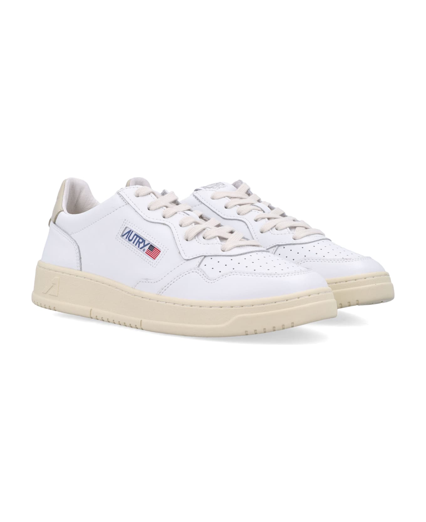 Autry Medalist Low Woman's Sneakers - WHITE TIDFOAM