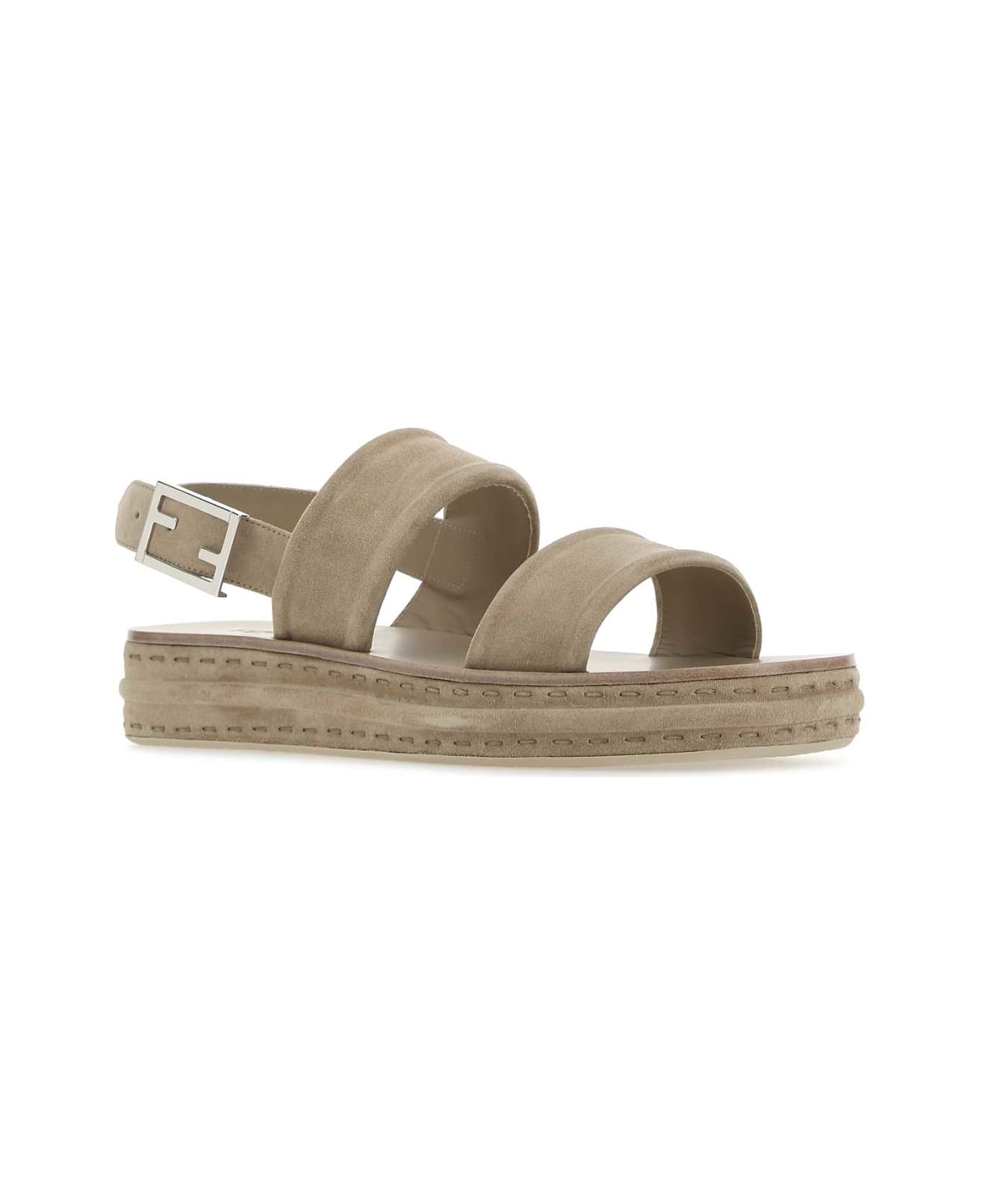 Fendi Cappuccino Suede Sandals - F0EJB その他各種シューズ