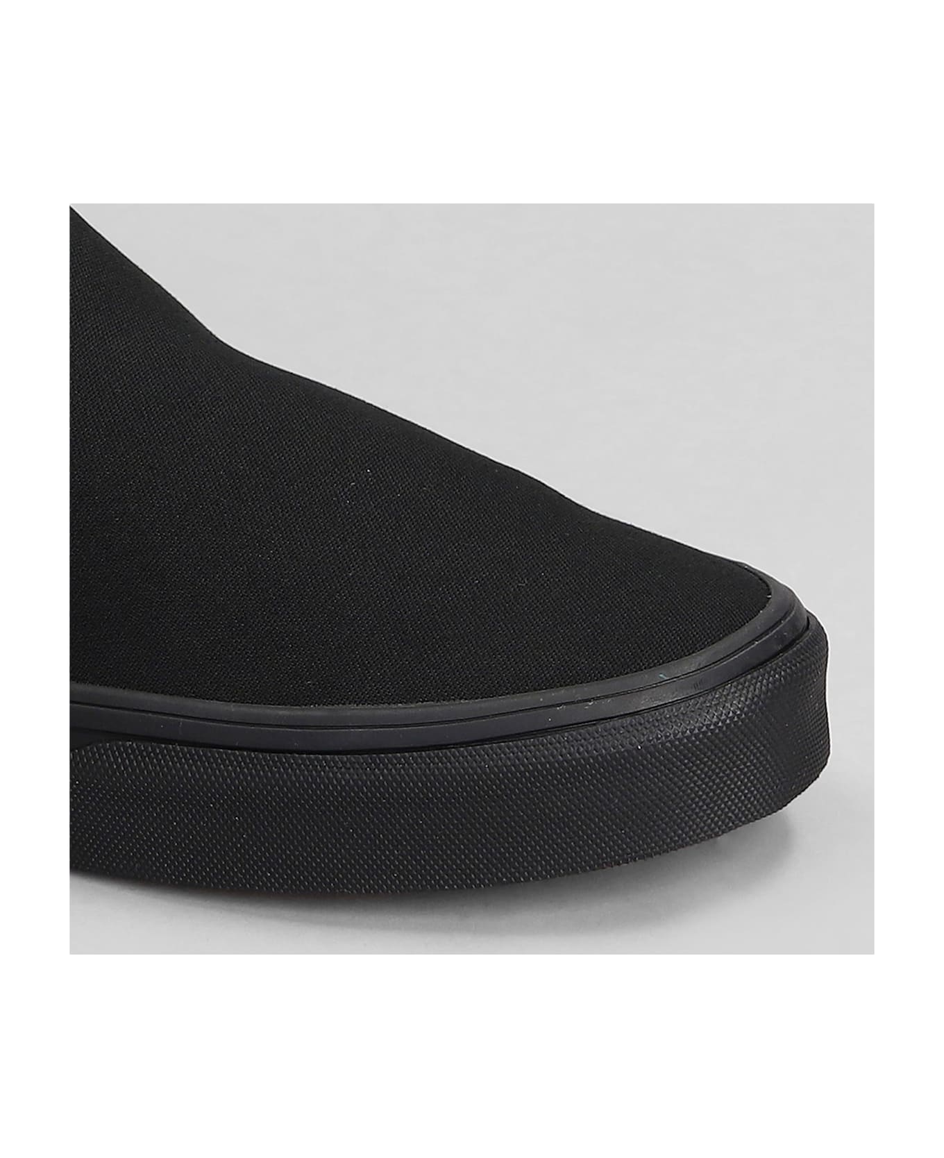 Vans Ua Classic Slip-on Sneakers In Black Fabric - black