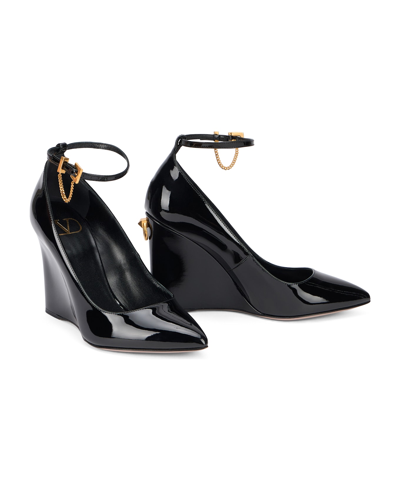 Valentino Garavani Décolleté In Vernice Traduit En Anglais Est "varnished Décolleté". - black