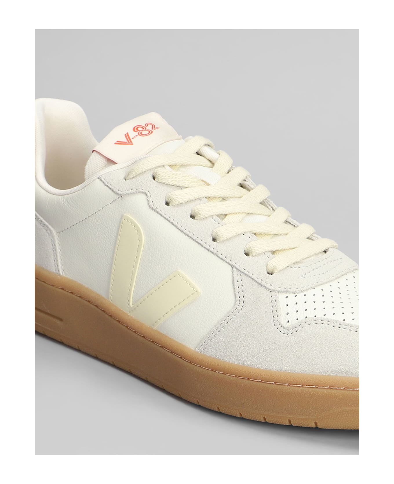 Veja V-82 Sneakers In White Suede And Leather - white