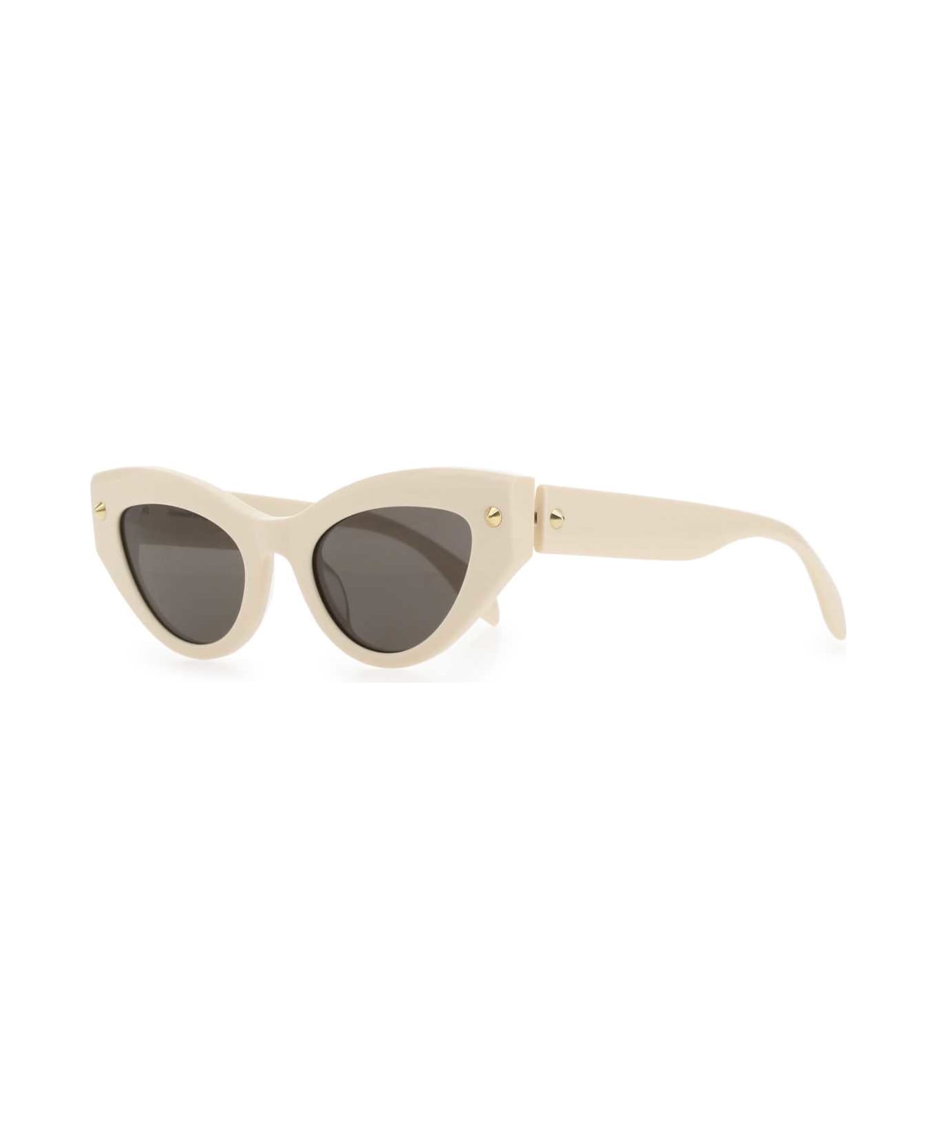 Alexander McQueen Ivory Acetate Spike Studs Sunglasses - 9134 サングラス
